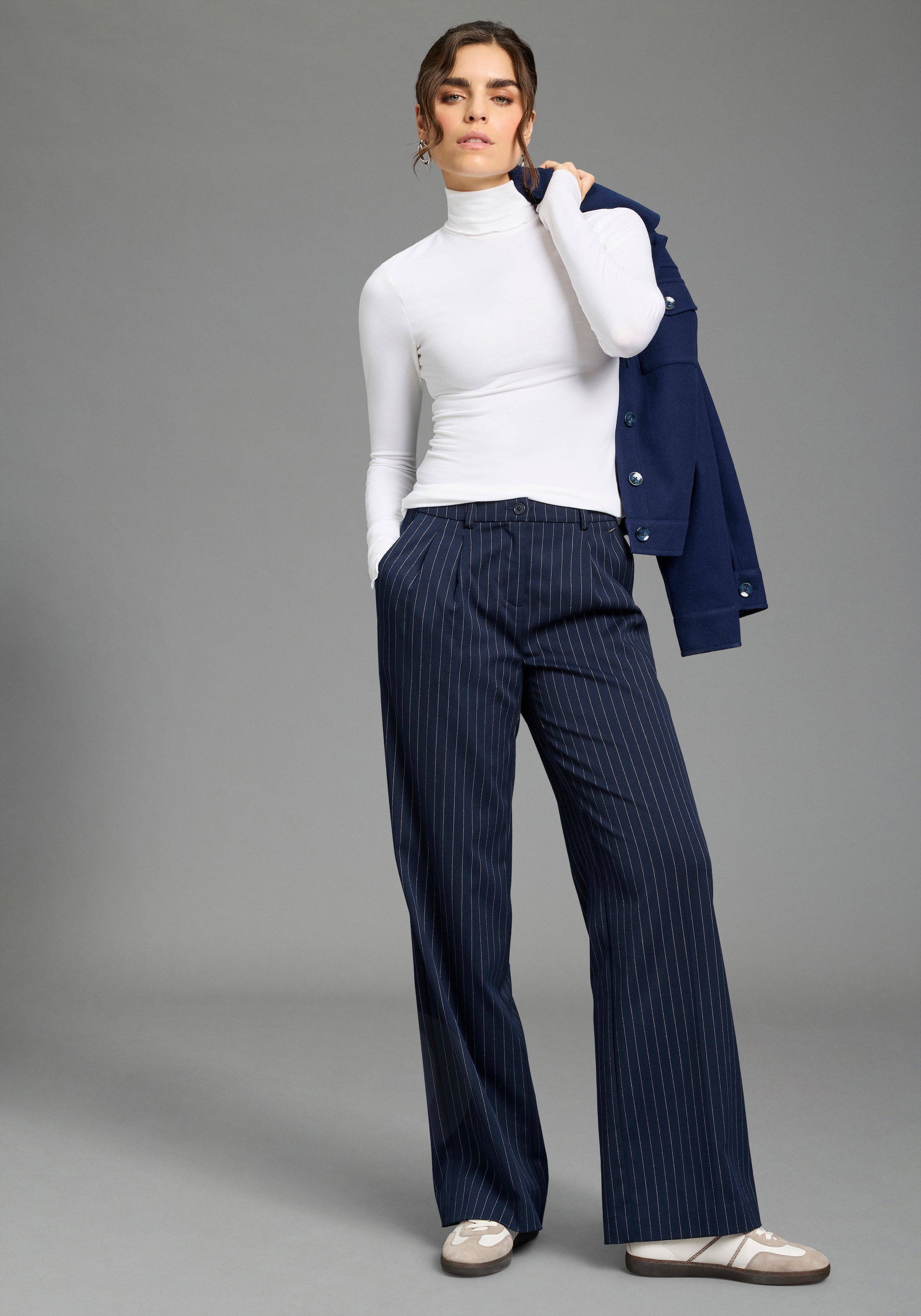 Flashlights Longsleeve mit Rollkragen, elastischer Jersey, Babylock Saum