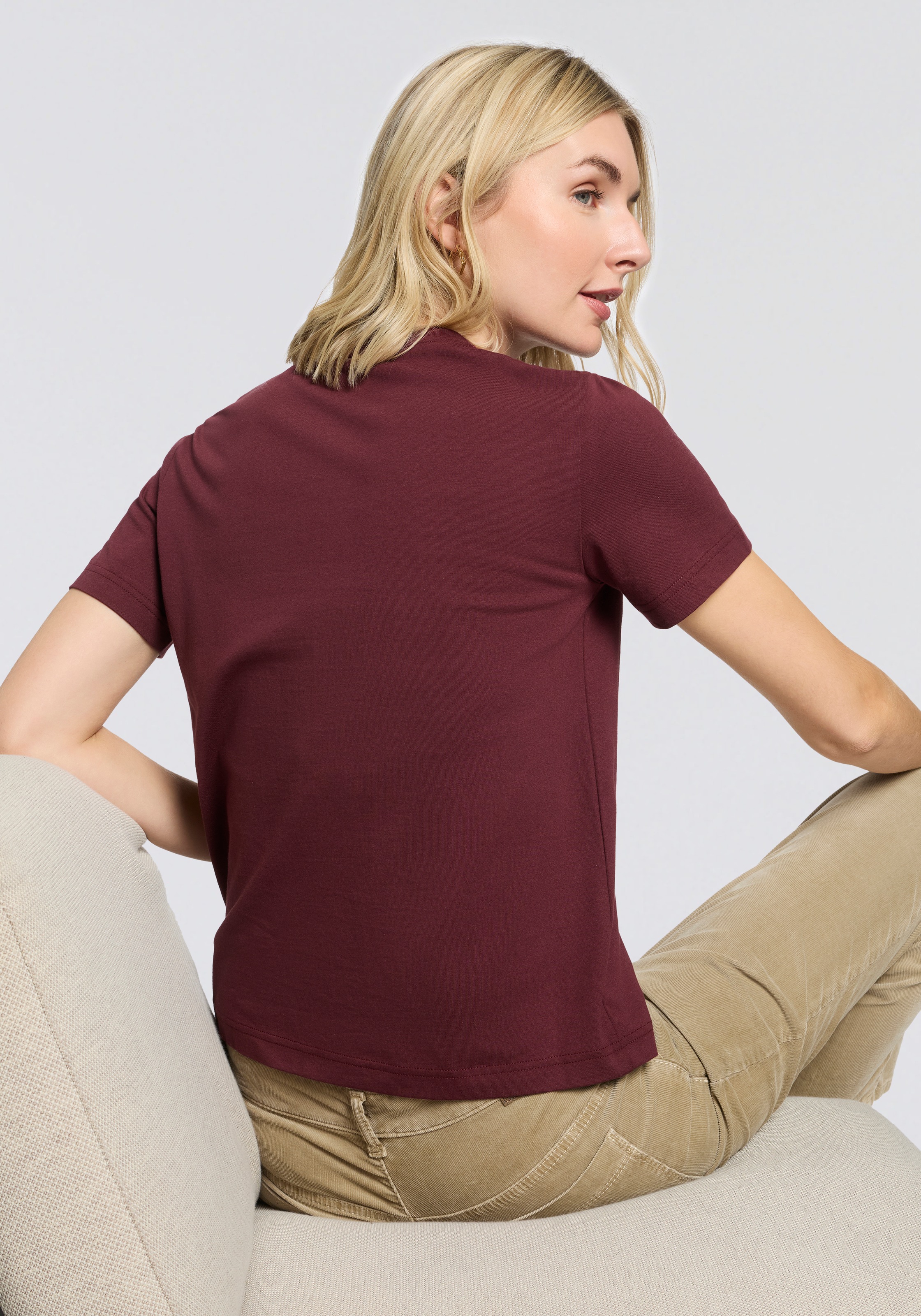 Gant T-Shirt "REG TONAL SHIELD SS T-SHIRT" Rundhals, Ton in Ton Stickerei günstig online kaufen