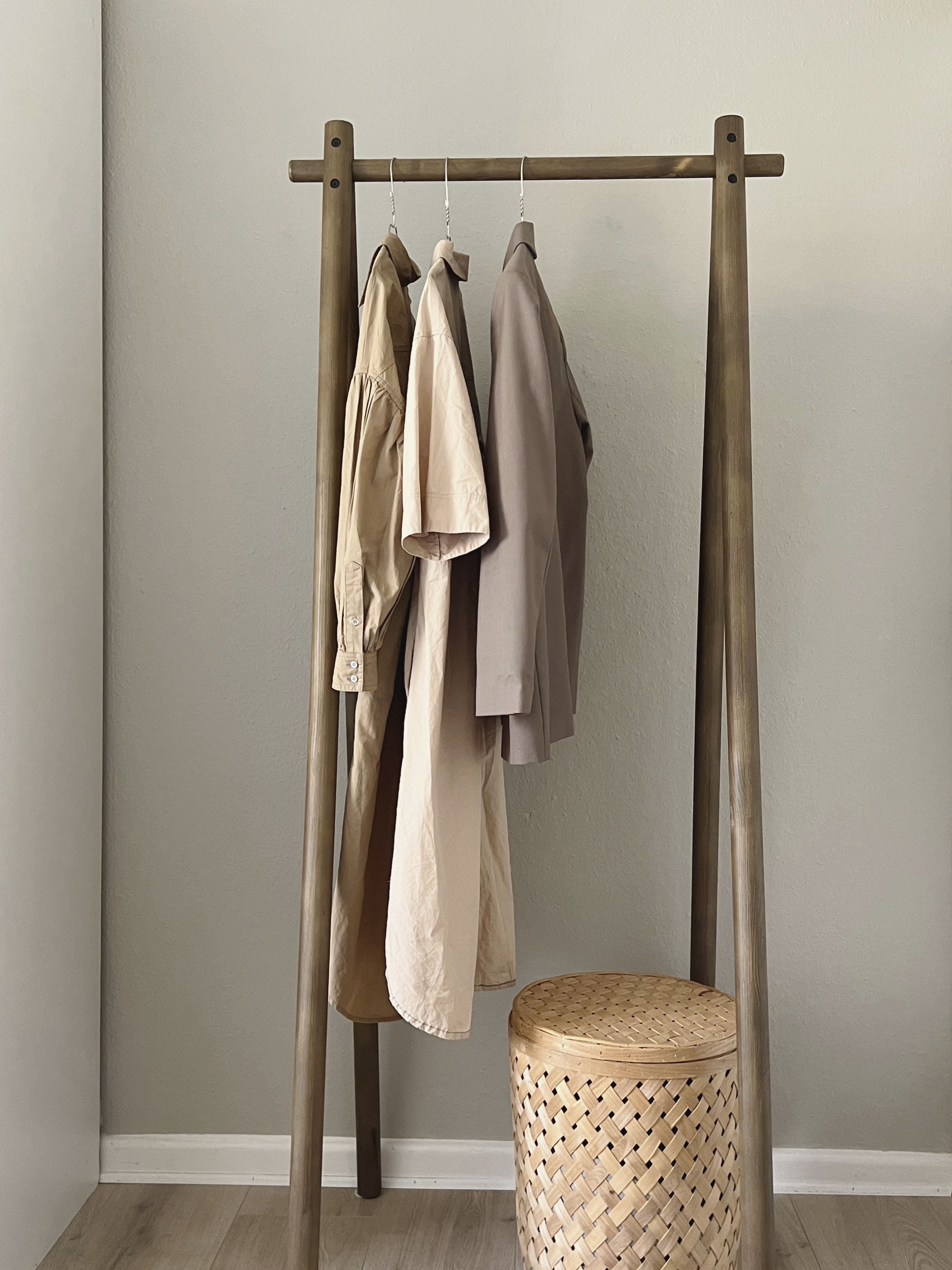 Karup Design Kleiderstange "Hongi" Kleiderstange Hongi 75 cm. breit, aus FSC-zertifiziertem Kiefernholz