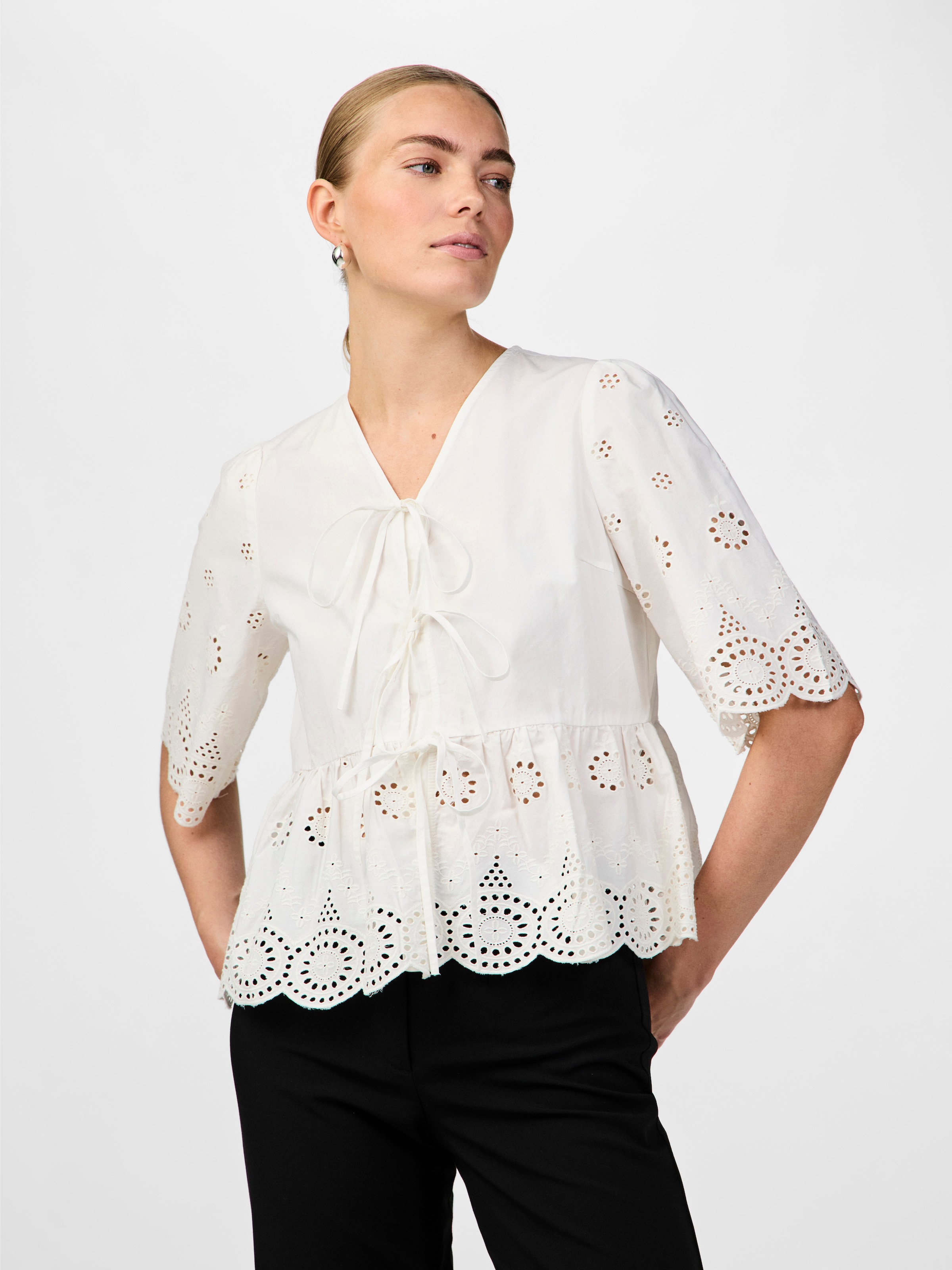 Y.A.S Spitzenbluse "YASCORNELIA 2/4 TIE TOP S. NOOS" Baumwolle, regular fit günstig online kaufen