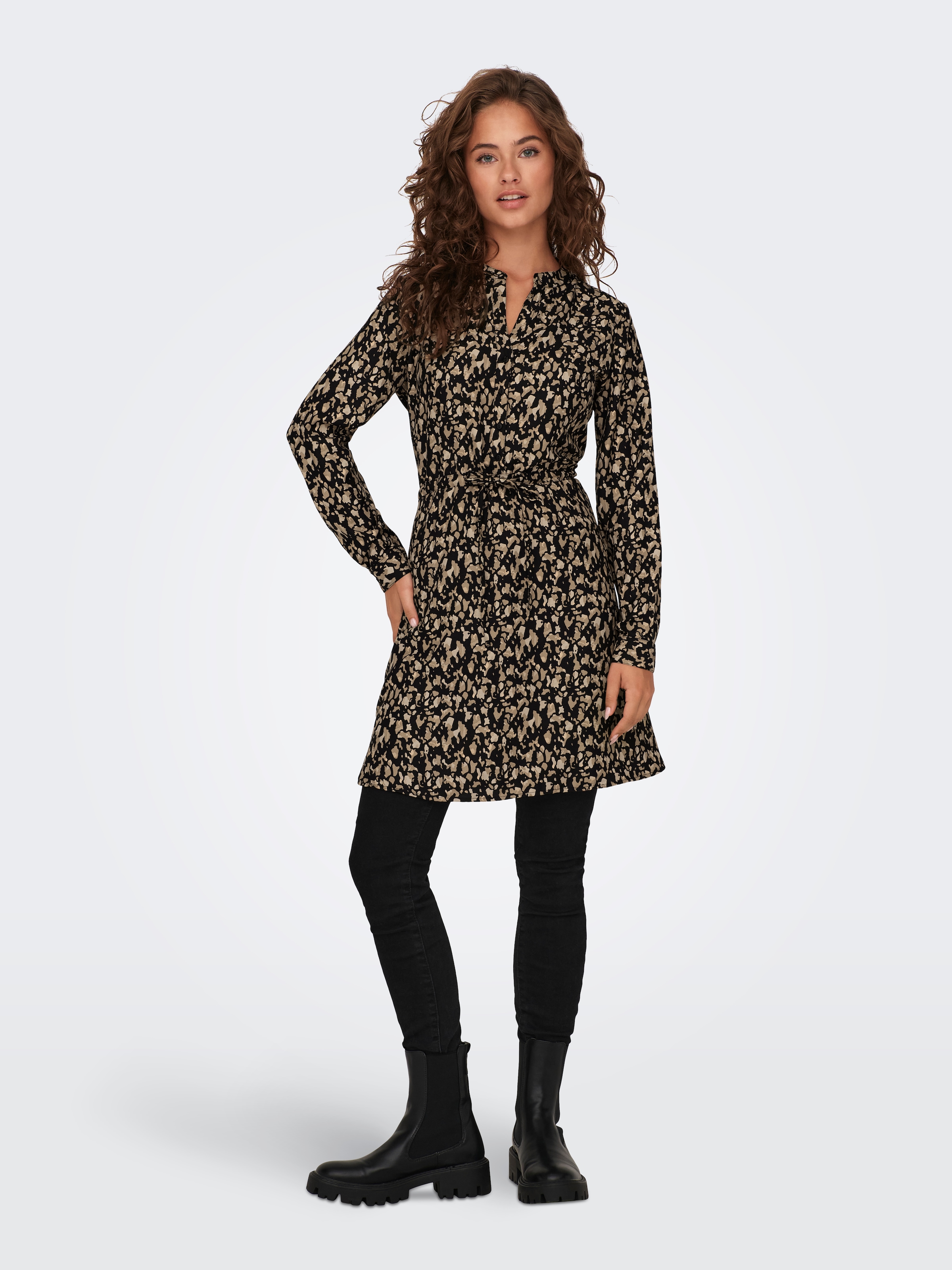 ONLY Druckkleid »ONLCORY LIFE L/S V-NECK TUNIC WVN NOOS« Sommerkleid mit Taillengürtel