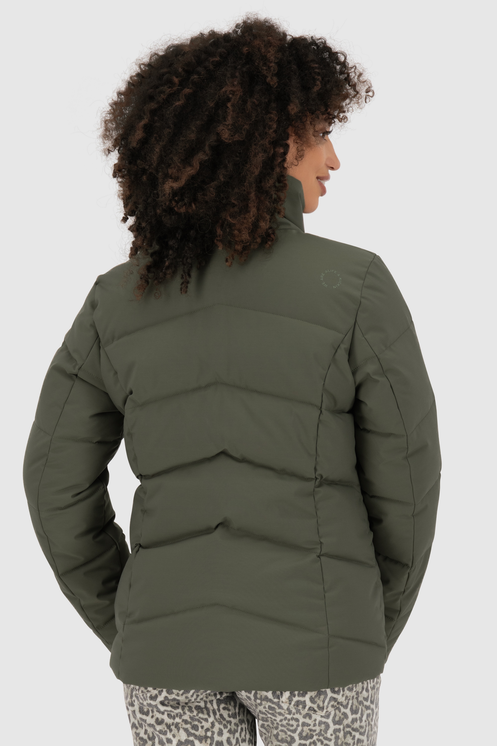 Alife & Kickin Winterjacke »Damen NellAK A«, ohne Kapuze, Figurbetont mit schrägem Reißverschluss und hohem gefütterten Kragen