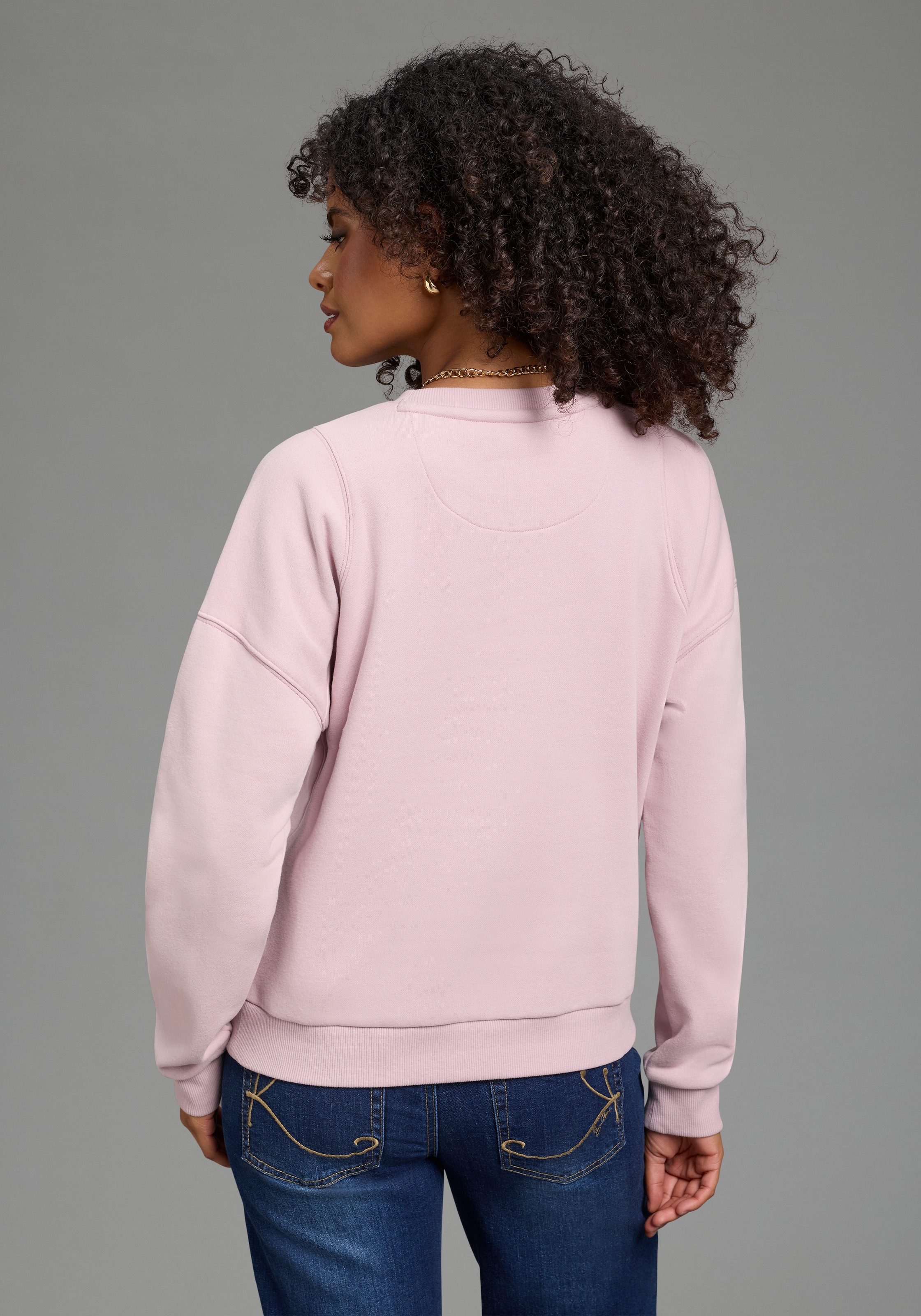 KangaROOS Sweatshirt , mit Applikation, weite Passform, hüftlange Schnittform
