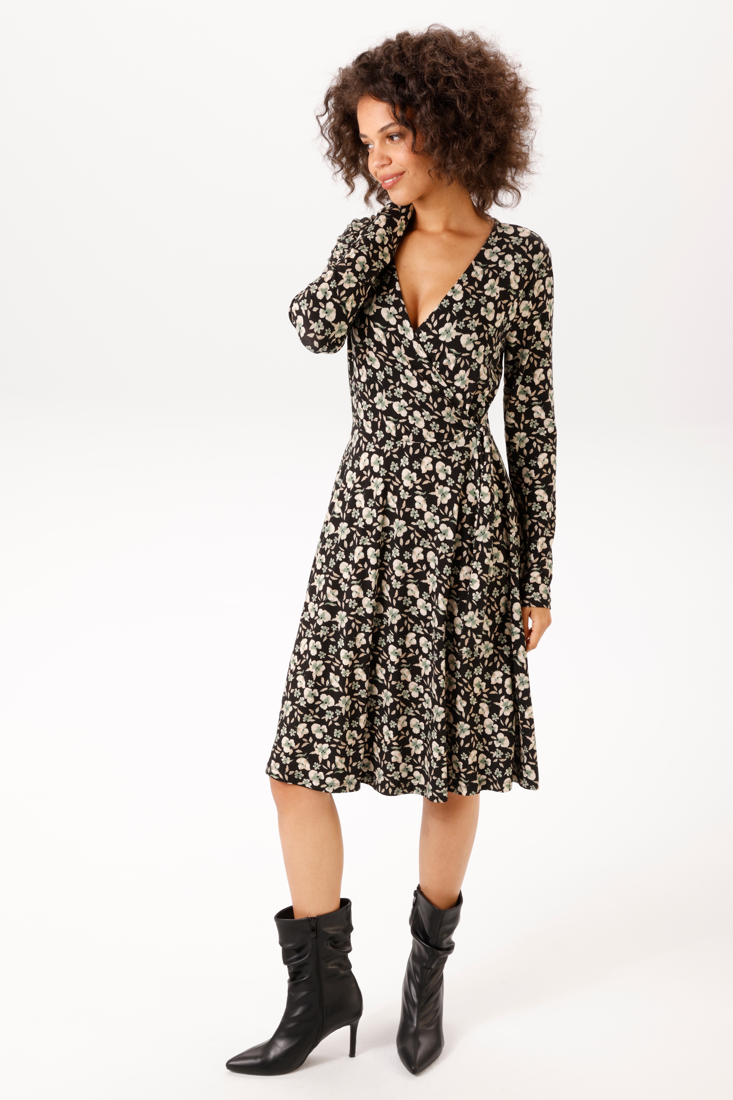Aniston CASUAL Jerseykleid mit kleinen Blüten und Blättern bedruckt - NEUE KOLLEKTION