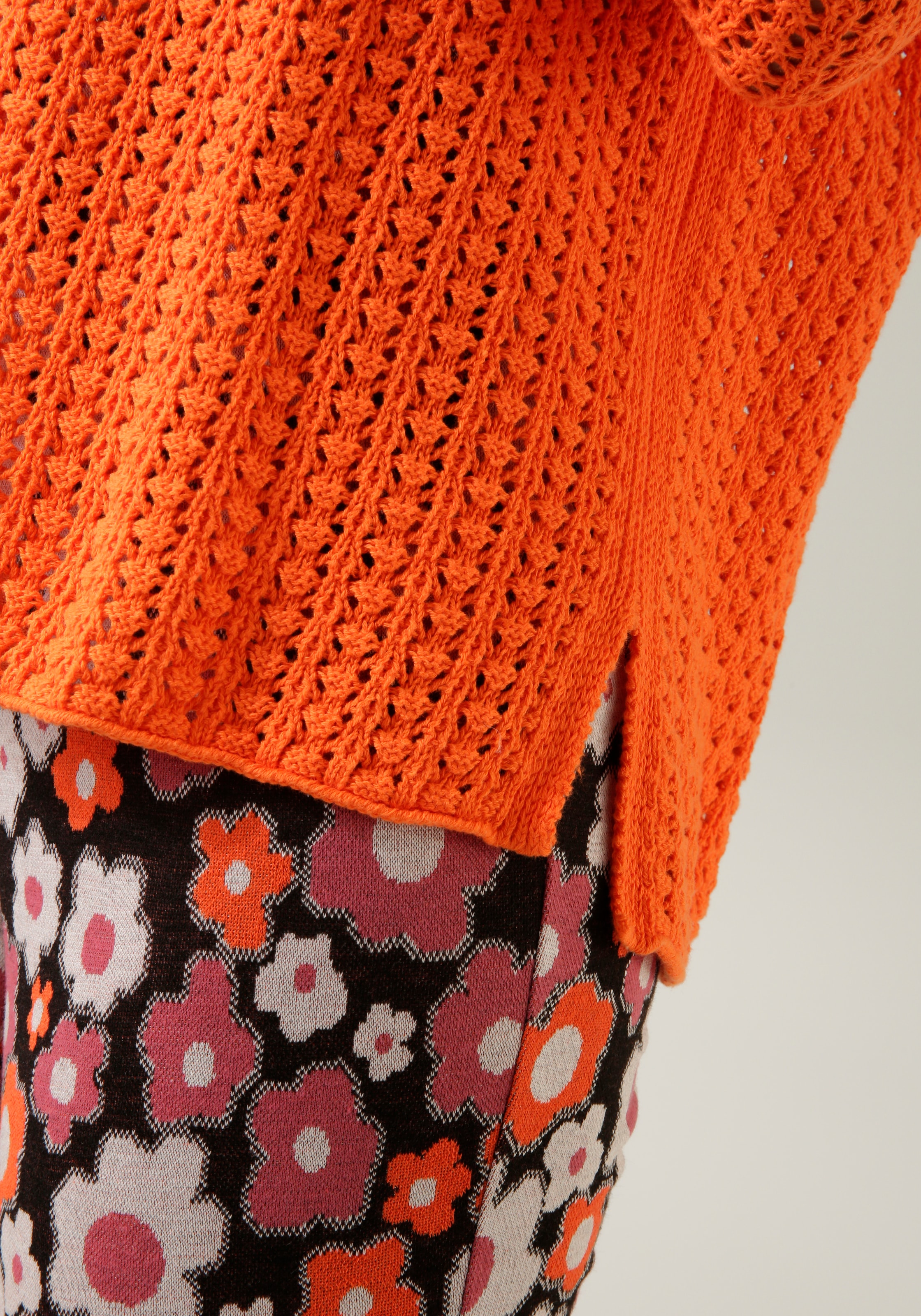 NEUE - online mit Ajour-Muster BAUR Strickpullover, | Aniston KOLLEKTION kaufen ausdrucksvollem CASUAL