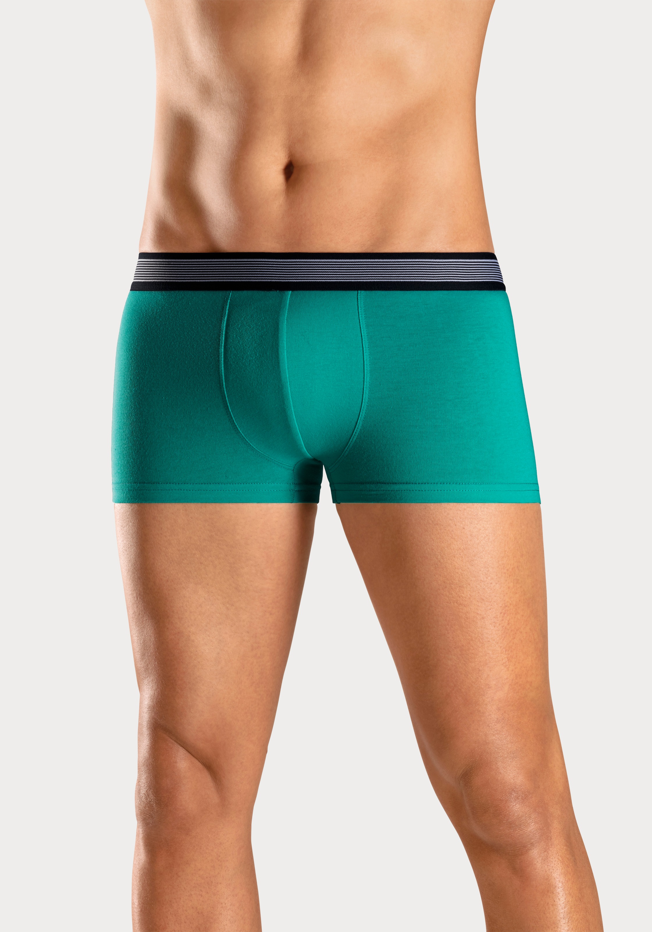 H.I.S Boxershorts, (Packung, 4 St.), in Hipster-Form mit gestreiftem Webbund