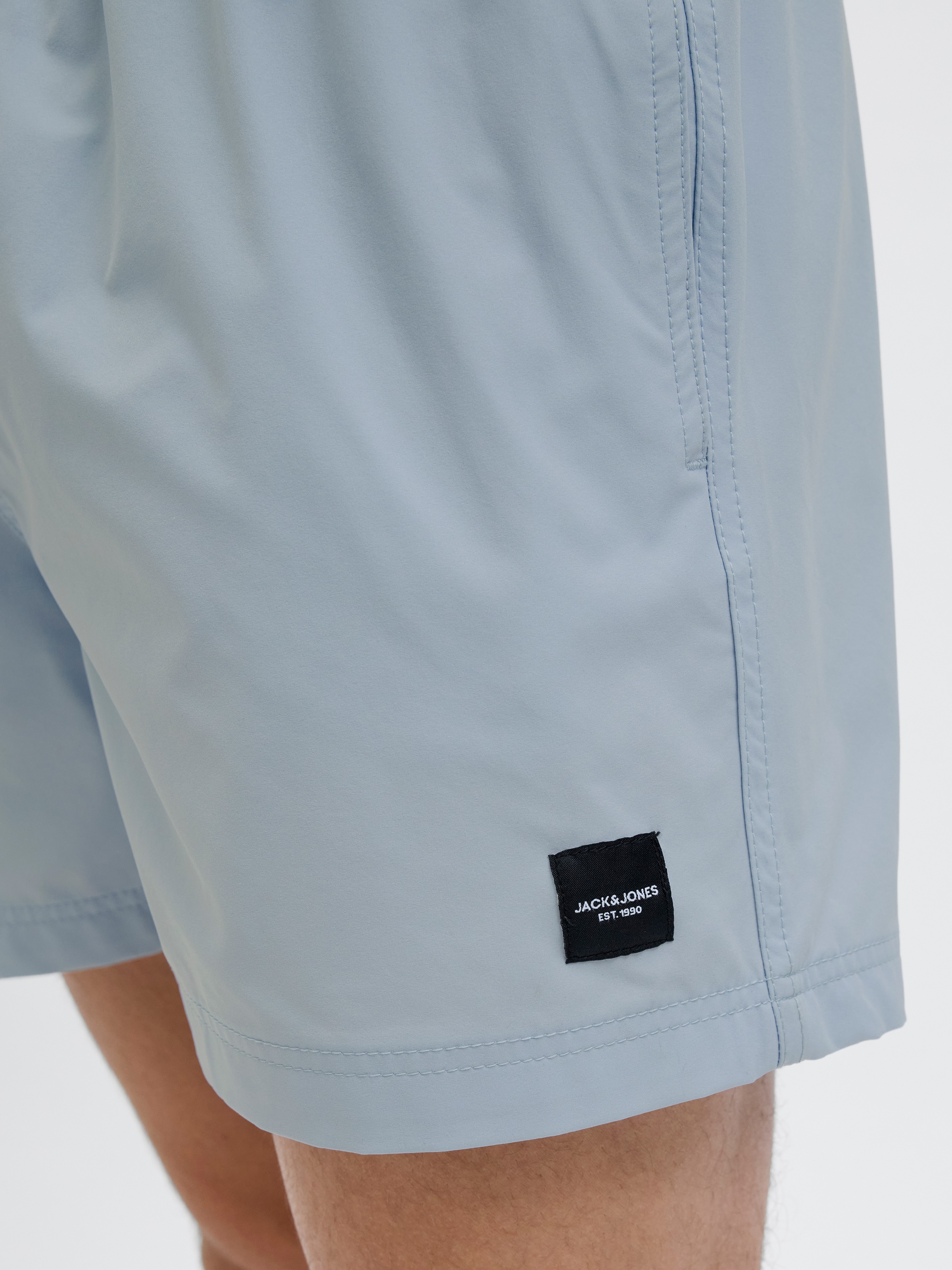 Jack & Jones Badeshorts »JPSTMAUI Badeshort mit elastischem Bund und normalem Schnitt«, unifarben, modisch, slim fit, Polyester