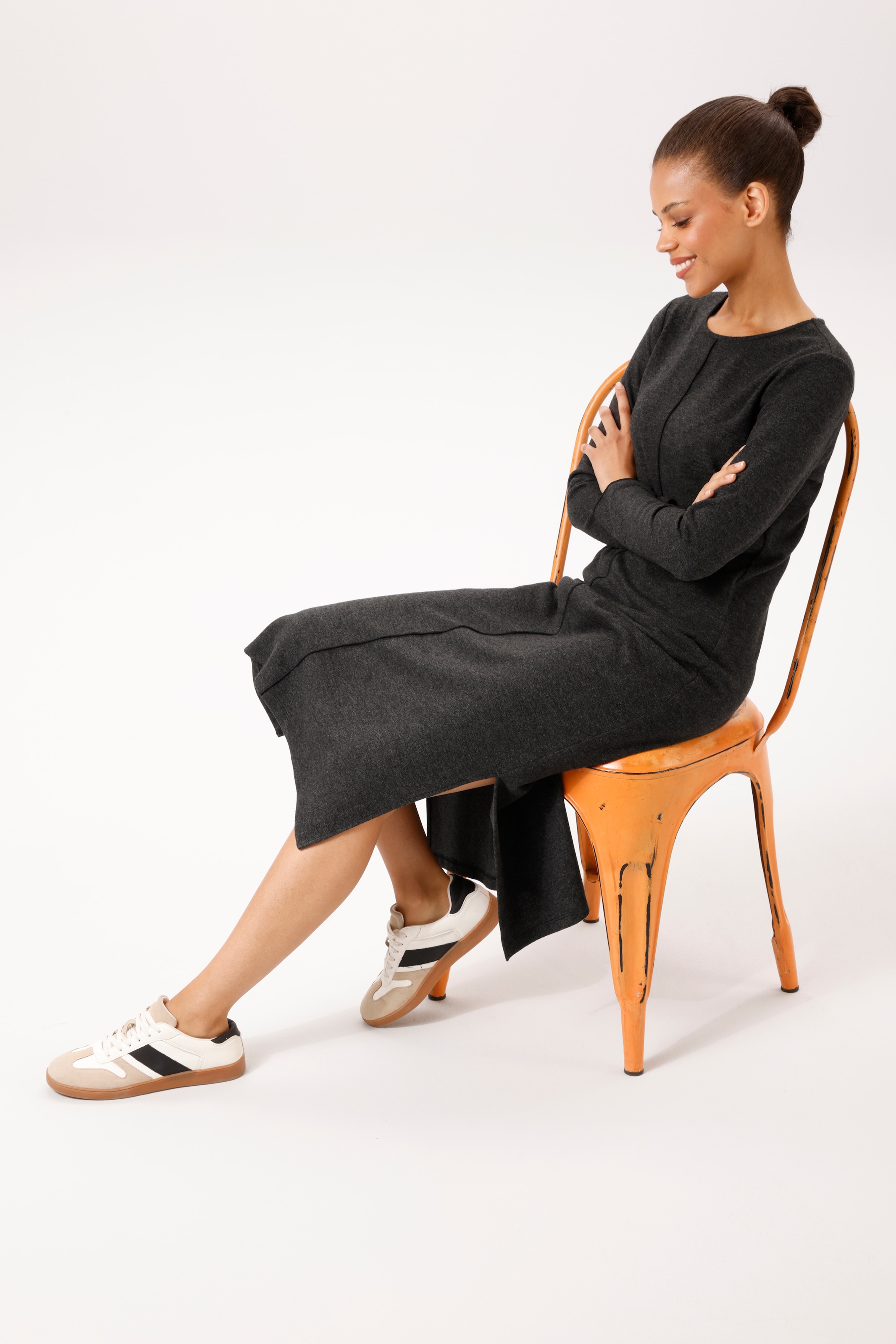 Aniston CASUAL Midikleid mit raffinierten Seitenschlitzen - NEUE KOLLEKTION