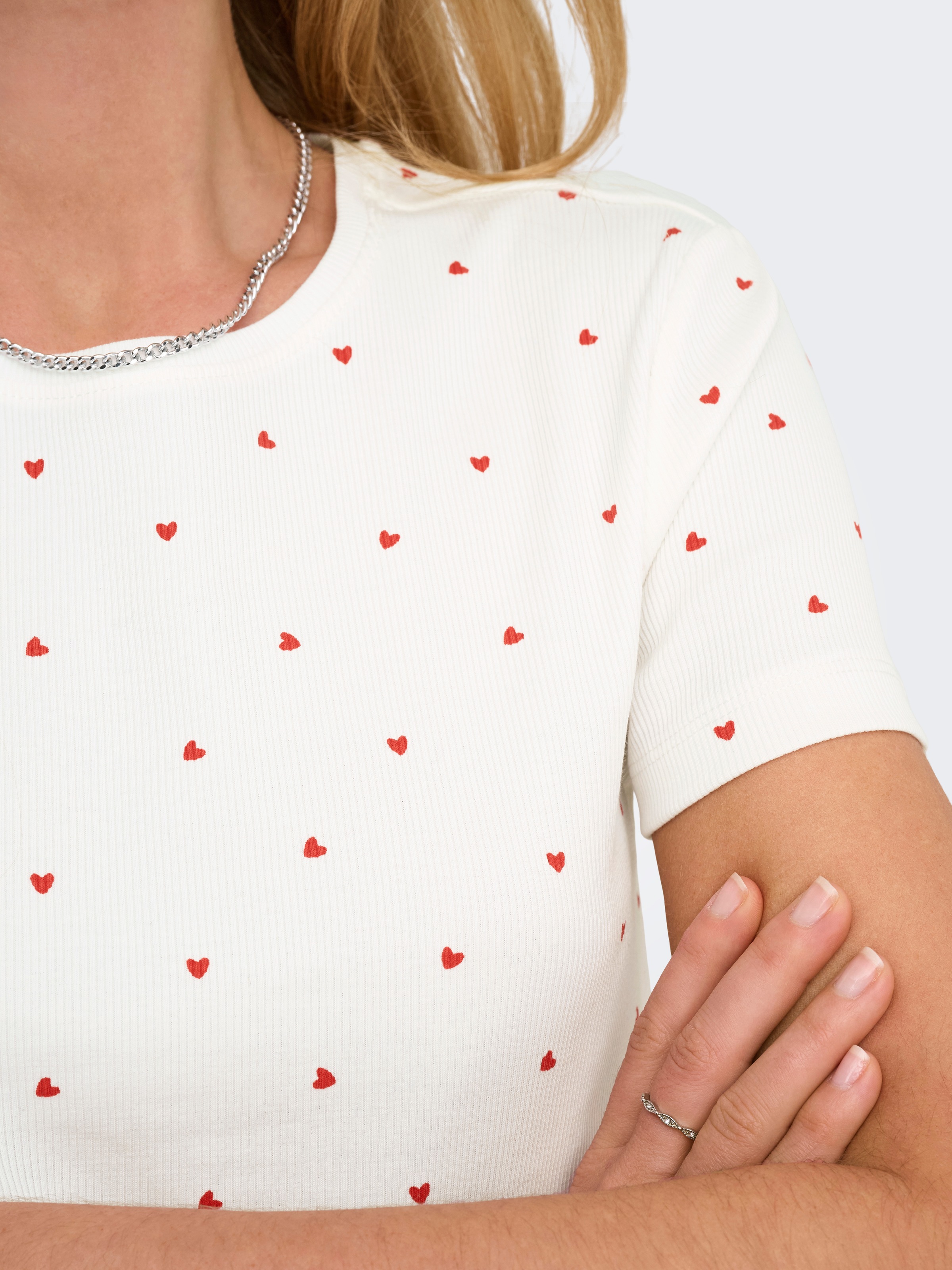 Kurzarmshirt ONLY "ONLFENJA LIFE SS AOP TOP JRS NOOS", Damen, Gr. L, cloud dancer aop:hearts, Jersey, Obermaterial: 95% Baumwolle, 5% Elasthan, bedruckt, regular fit normal, Rundhals, Shirts, Baumwollmischung, Cropped Fit, Rundhals 6