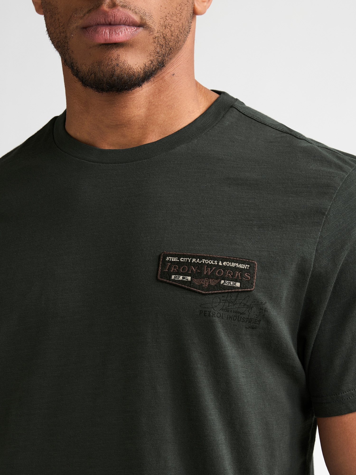 Petrol Industries T-Shirt Gestickte Applikation