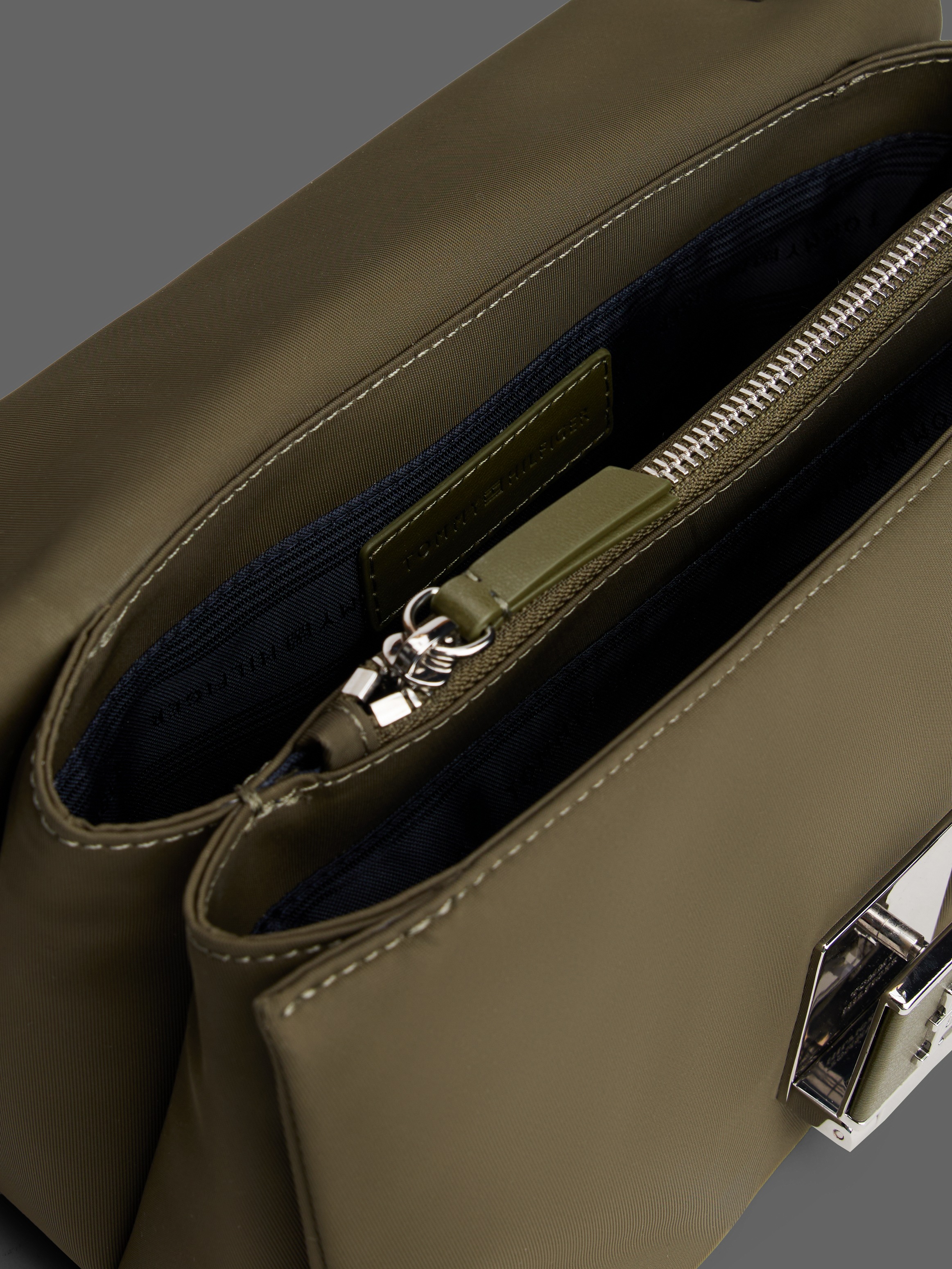 Thumbnail - Tommy Hilfiger Umhängetasche "TH HER MED CROSSOVER NYLON SV", Damen Tragetasche, Abendtasche, Clutch mit edlem TH-Steckv...