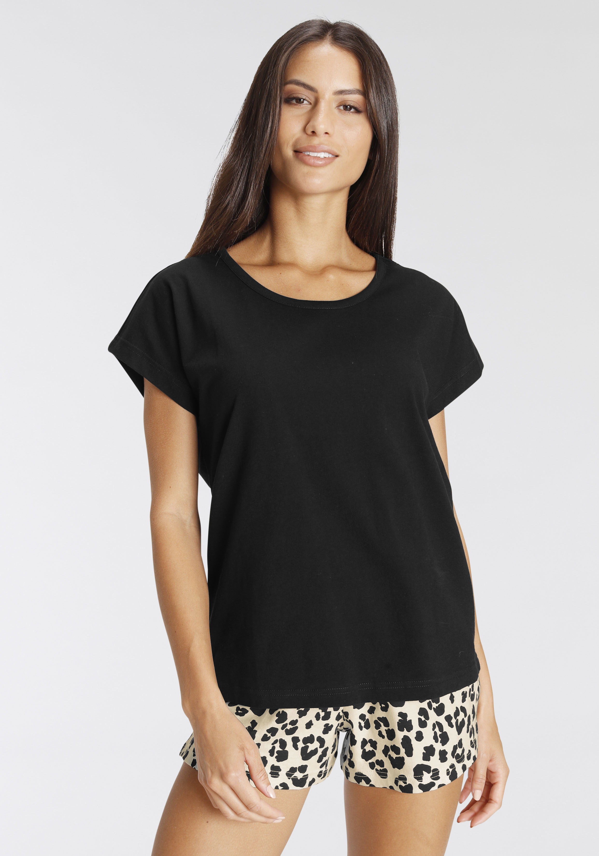 Vivance Dreams by Lascana Shorty mit Animal-Print