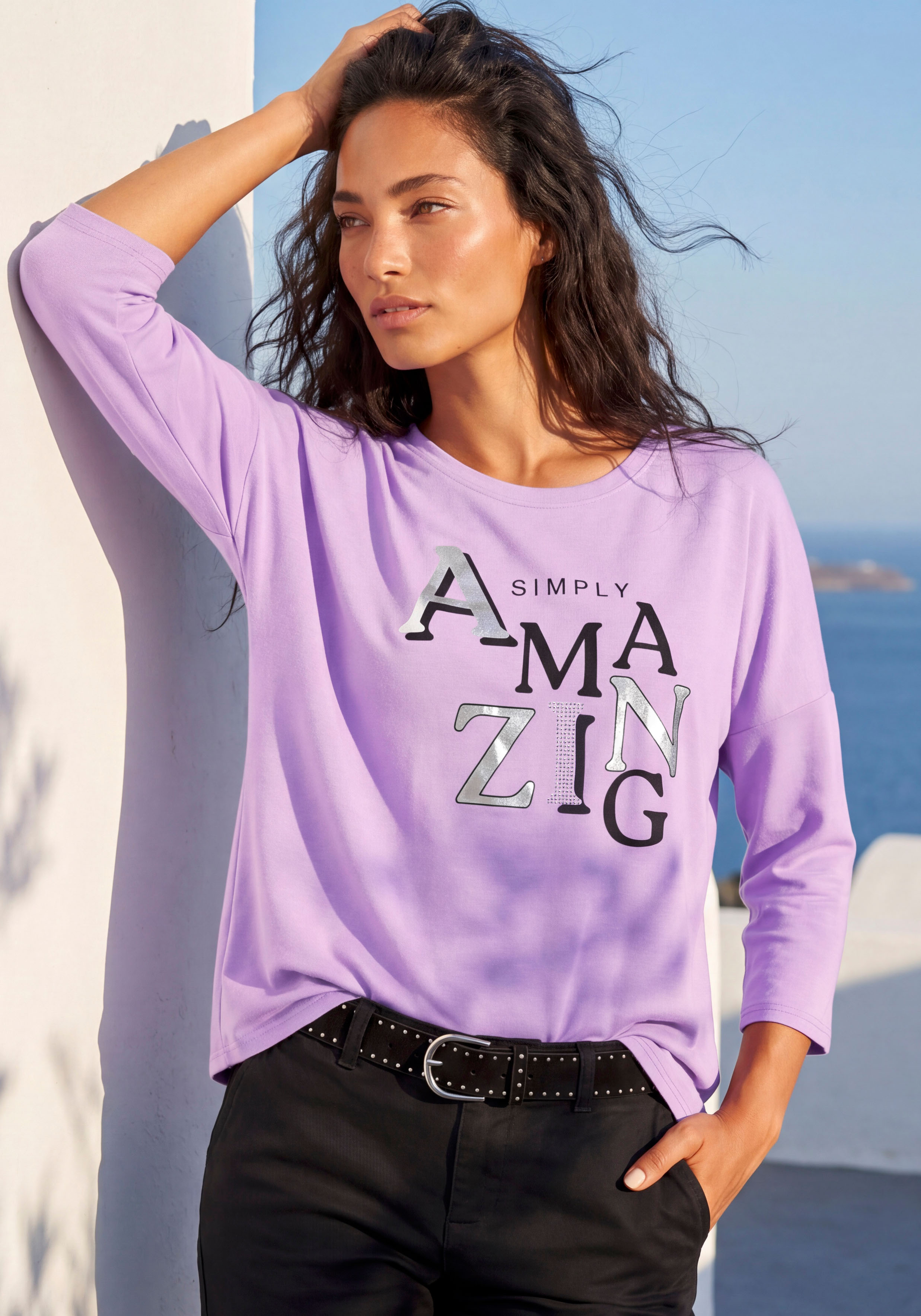 LASCANA 3/4-Arm-Shirt "mit glänzendem Druck" Sommershirt aus luftiger Viskose-Qualität