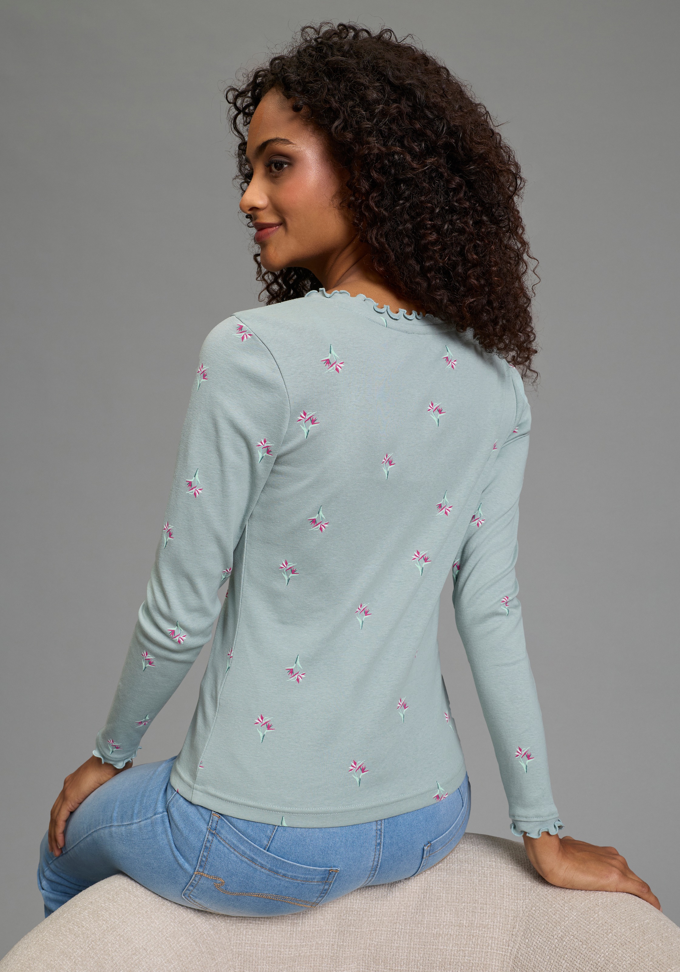 KangaROOS Langarmshirt mit Blumendruck und Knopfleiste günstig online kaufen