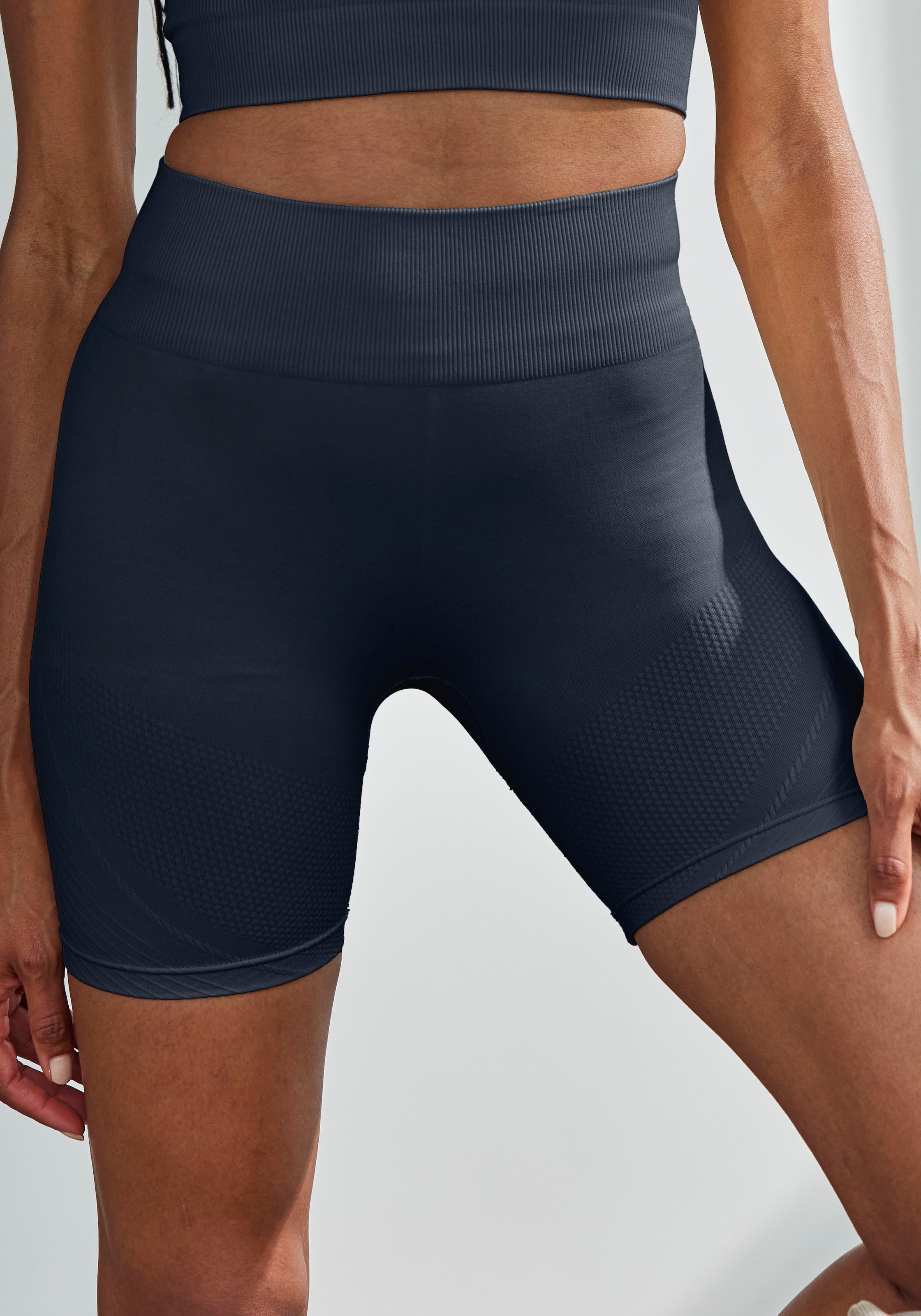 Funktionsshorts »-Seamless Po Push Up Shorts«, mit Rippstruktur und Shapingeffekt,...