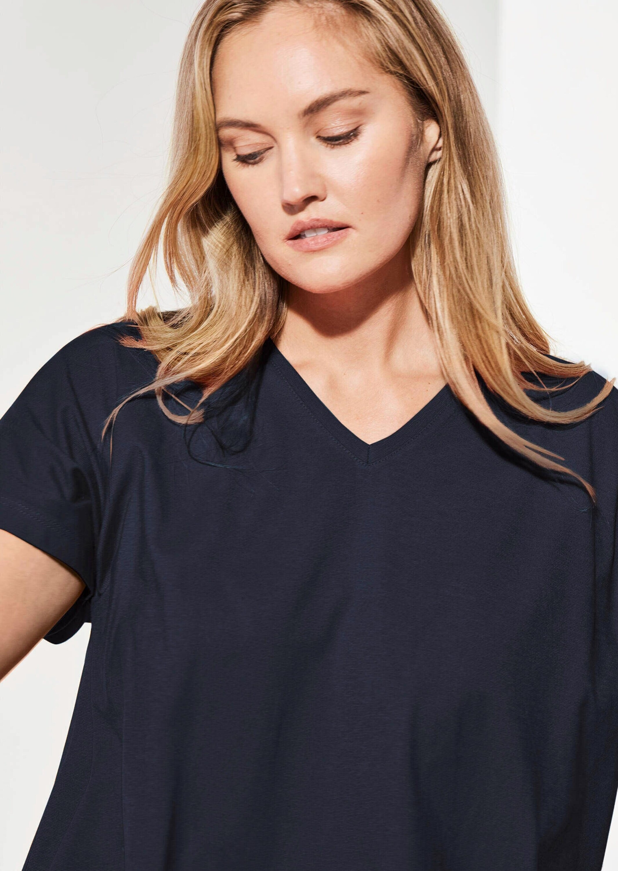 GOLDNER Kurzarmshirt »Shirt mit V-Ausschnitt«