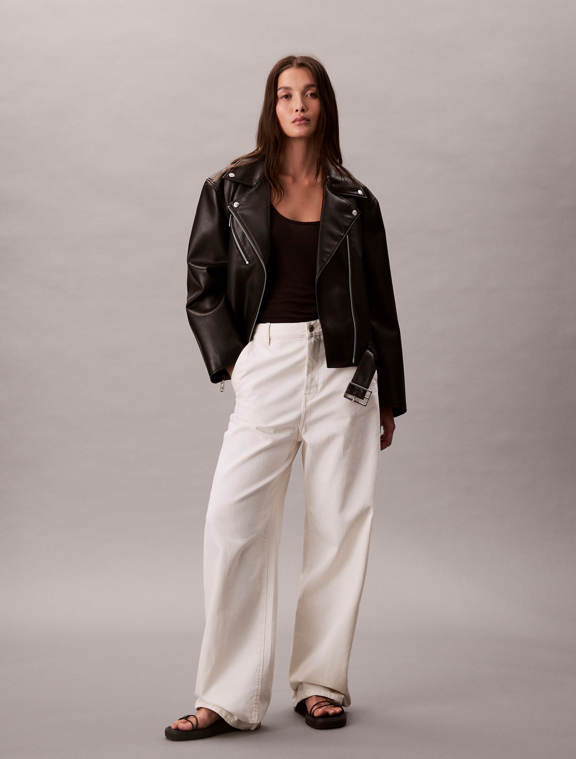 Calvin Klein Jeans Lederimitatjacke »FAUX LEATHER MOTO JACKET W/BELT«, ohne Kapuze, Mit V-Ausschnitt