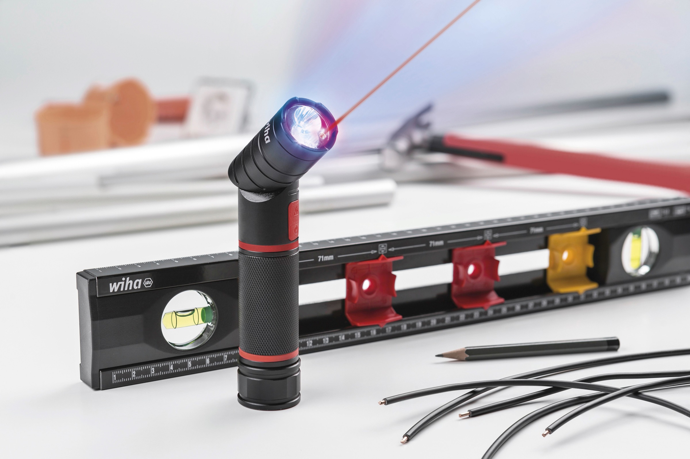 Wiha LED Taschenlampe »41286«, Laser, UV-Licht, schwenkbarer Kopf, 2 Lichtstufen, inkl. Batterien