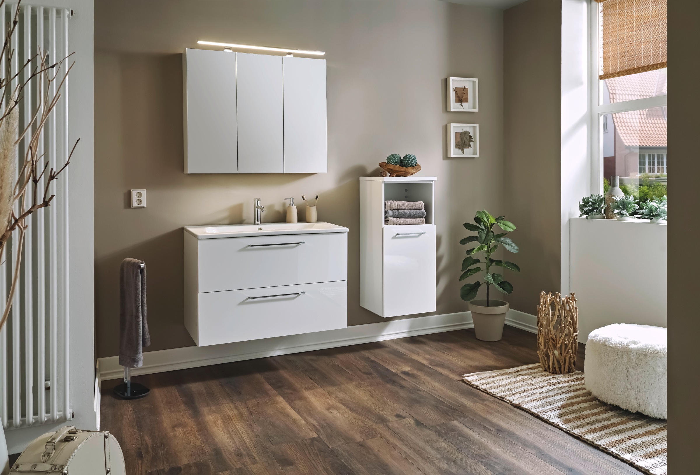 Nolte SPA Badmöbel-Set »Lux - Badmöbel-Set« Komplett-Set, Spiegelschrank, Keramikbecken, Waschtisch 2 Auszüge, LED, erw., li/re, 3 Stk. tlg.