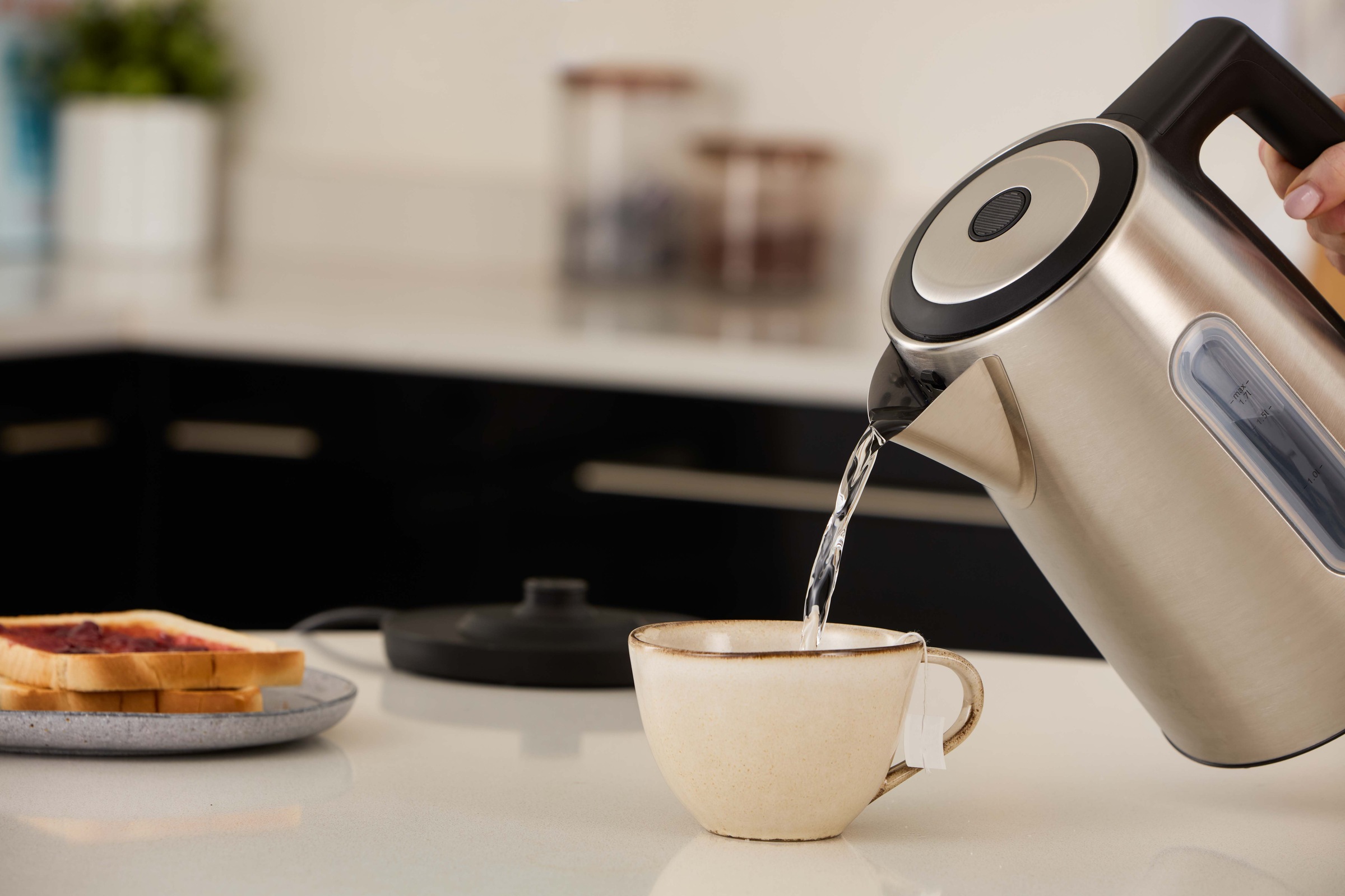 RUSSELL HOBBS Wasserkocher »Heaton 27380-70«, 1,7 l, 2400 W, Edelstahl, herausnehmbarer Anti-Kalk-Filter und Wasserstandanzeige