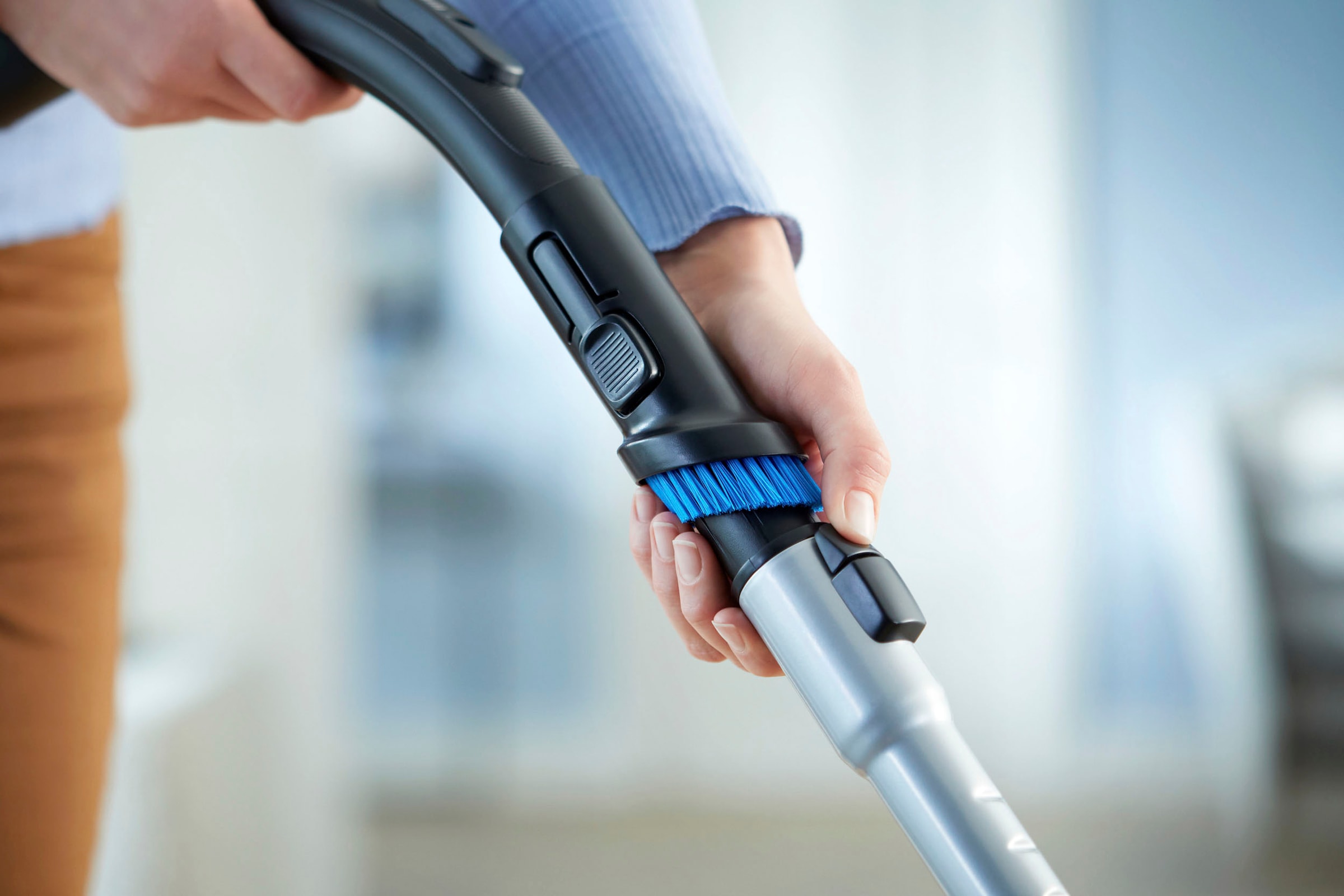 Philips Bodenstaubsauger »FC8577/09 Performer Active«, 900 W, mit Beutel, Allergiefilter, mit 4 l Fassungsvermögen und TriActive+-Düse