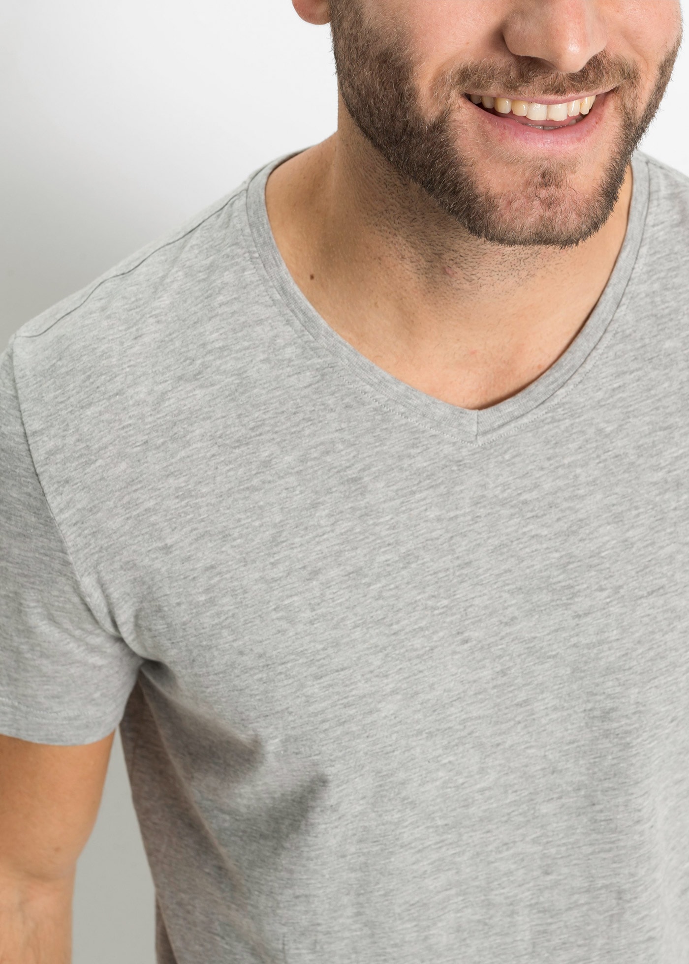 bonprix T-Shirt »T-Shirt mit V-Ausschnitt (3er Pack)« Packung, 3 Stk. Regular Fit, V-Ausschnitt, aus Baumwolle