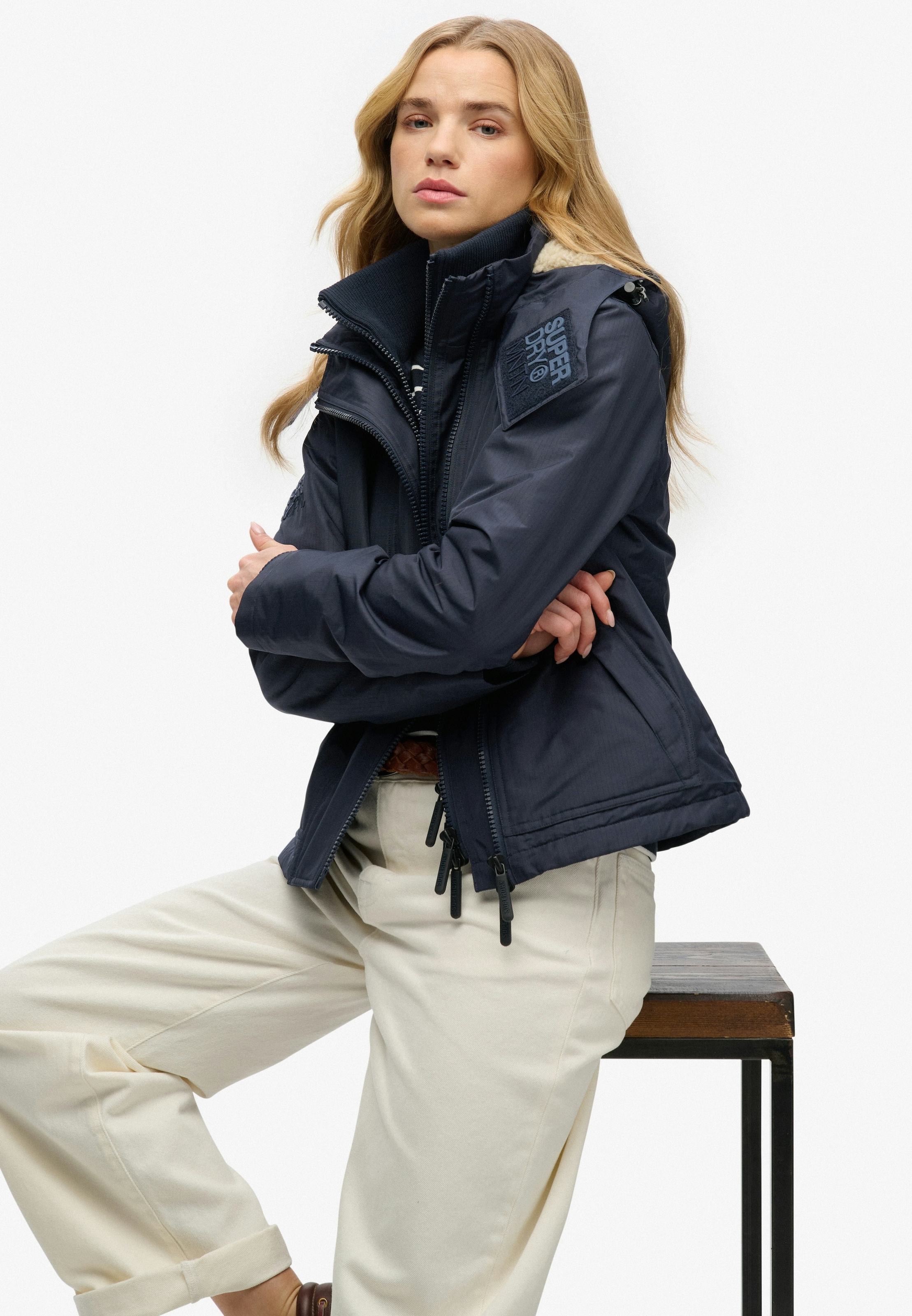 Superdry Outdoorjacke »HOODED ARCTIC WINDCHEATER« Kunstfaser, regular fit