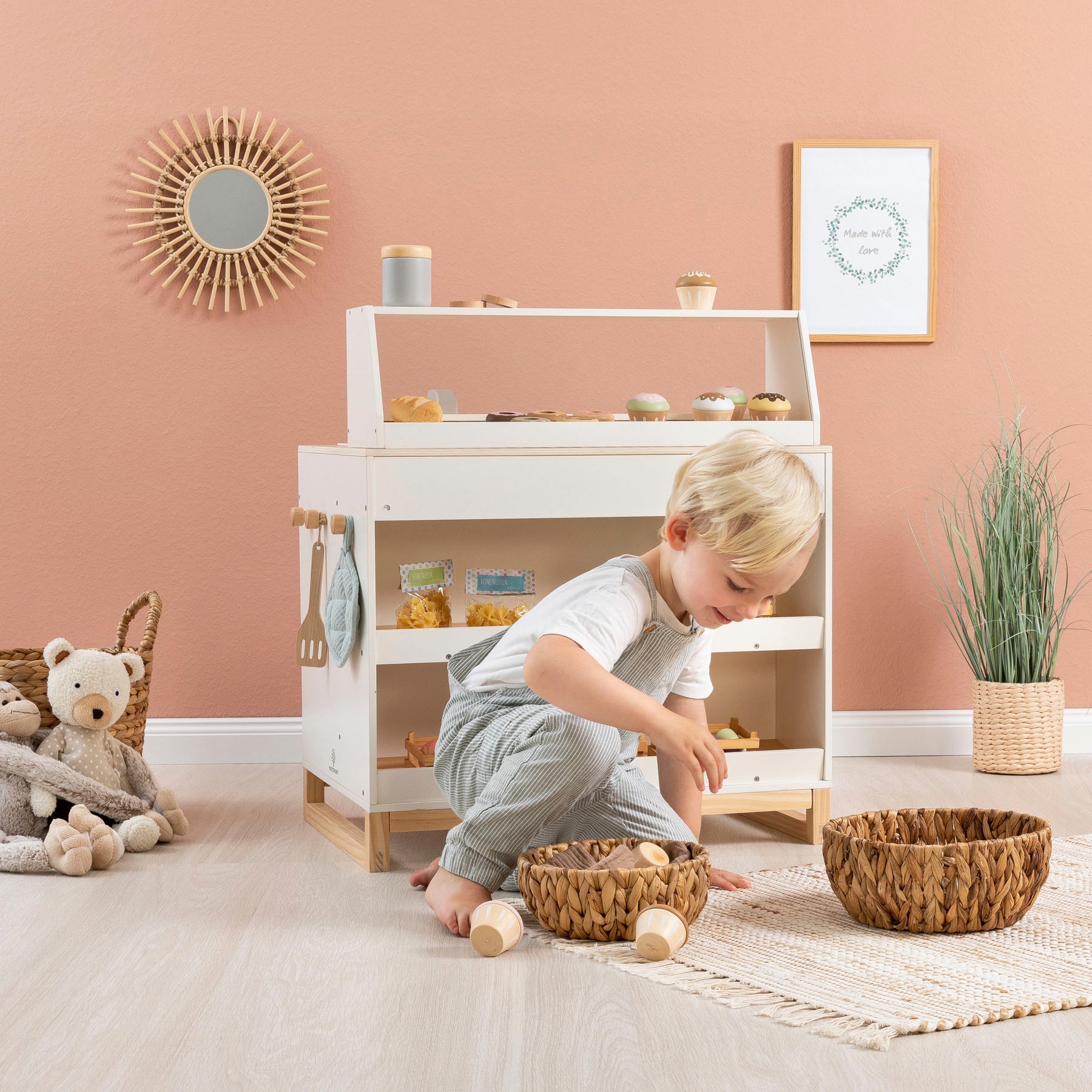 MUSTERKIND® Spielküche »Prunus, weiß/natur«, FSC®-Holz aus gewissenhaft bewirtschafteten Wäldern