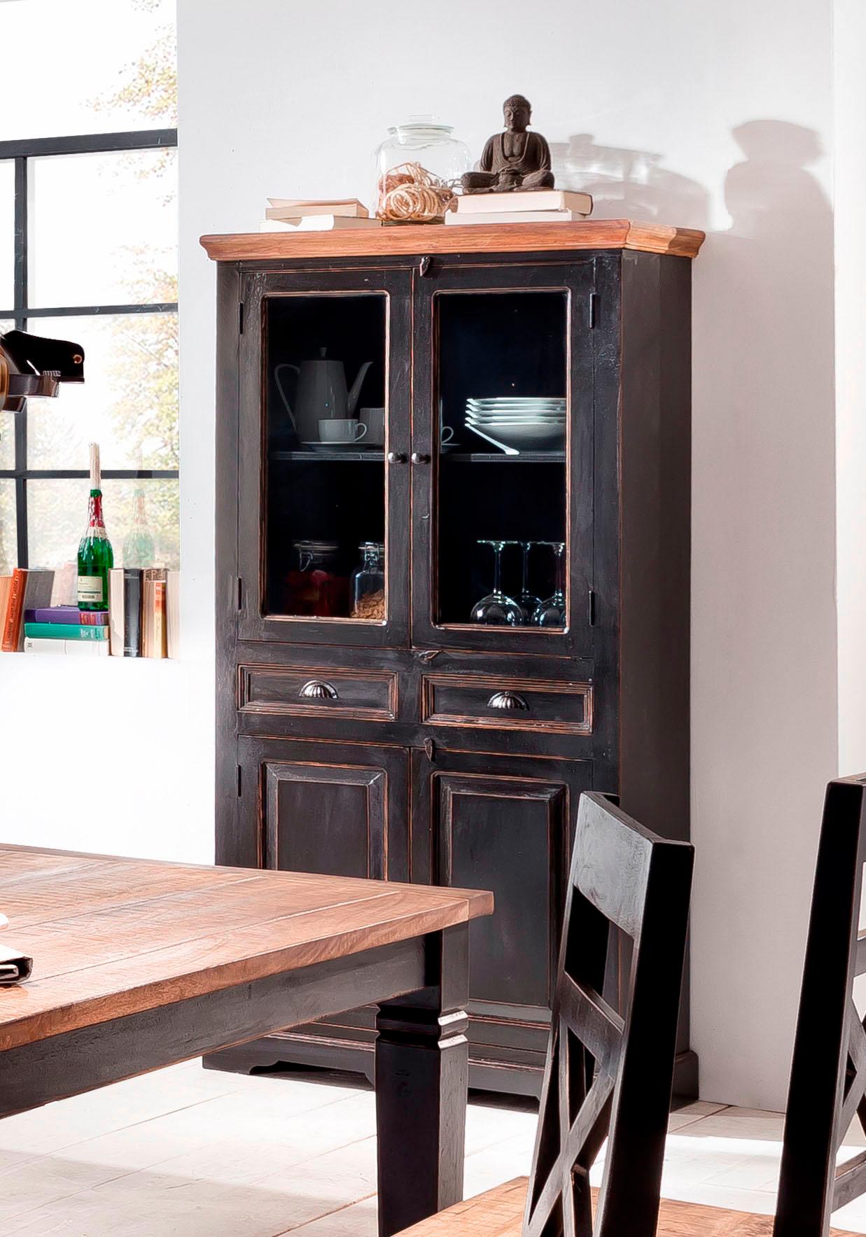 SIT Vitrine "Novi Sad mit Glas- und Holztüren im Vintage-Design" Antikes Flair mit Glasfront und honigfarbiger Deckplatte