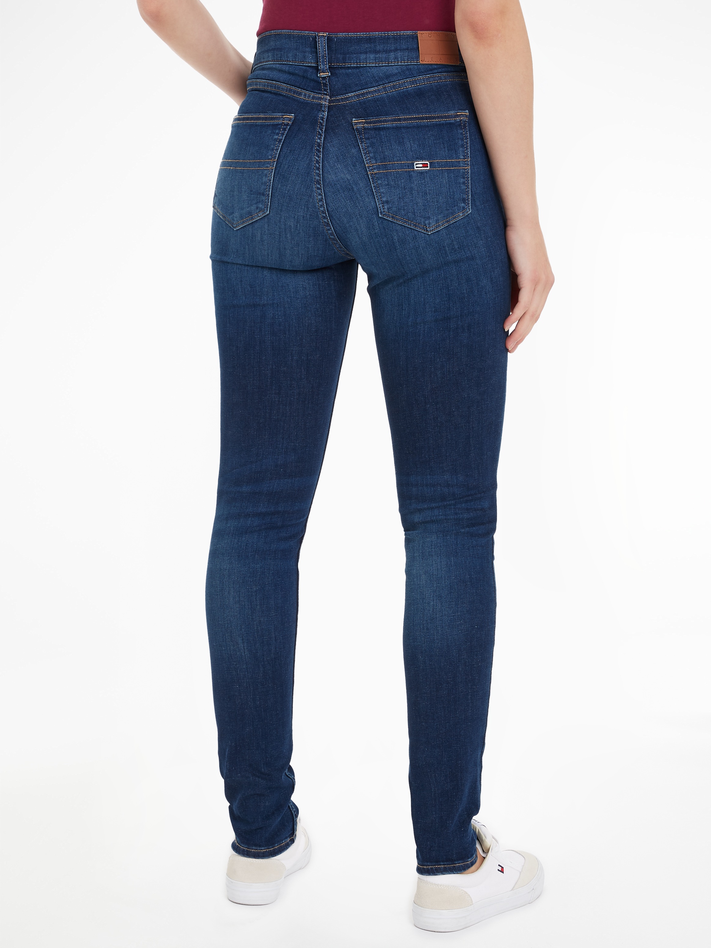 Tommy Jeans "Nora Mid Rise Skinny Fit" mit Waschung, Logo-Badge günstig online kaufen