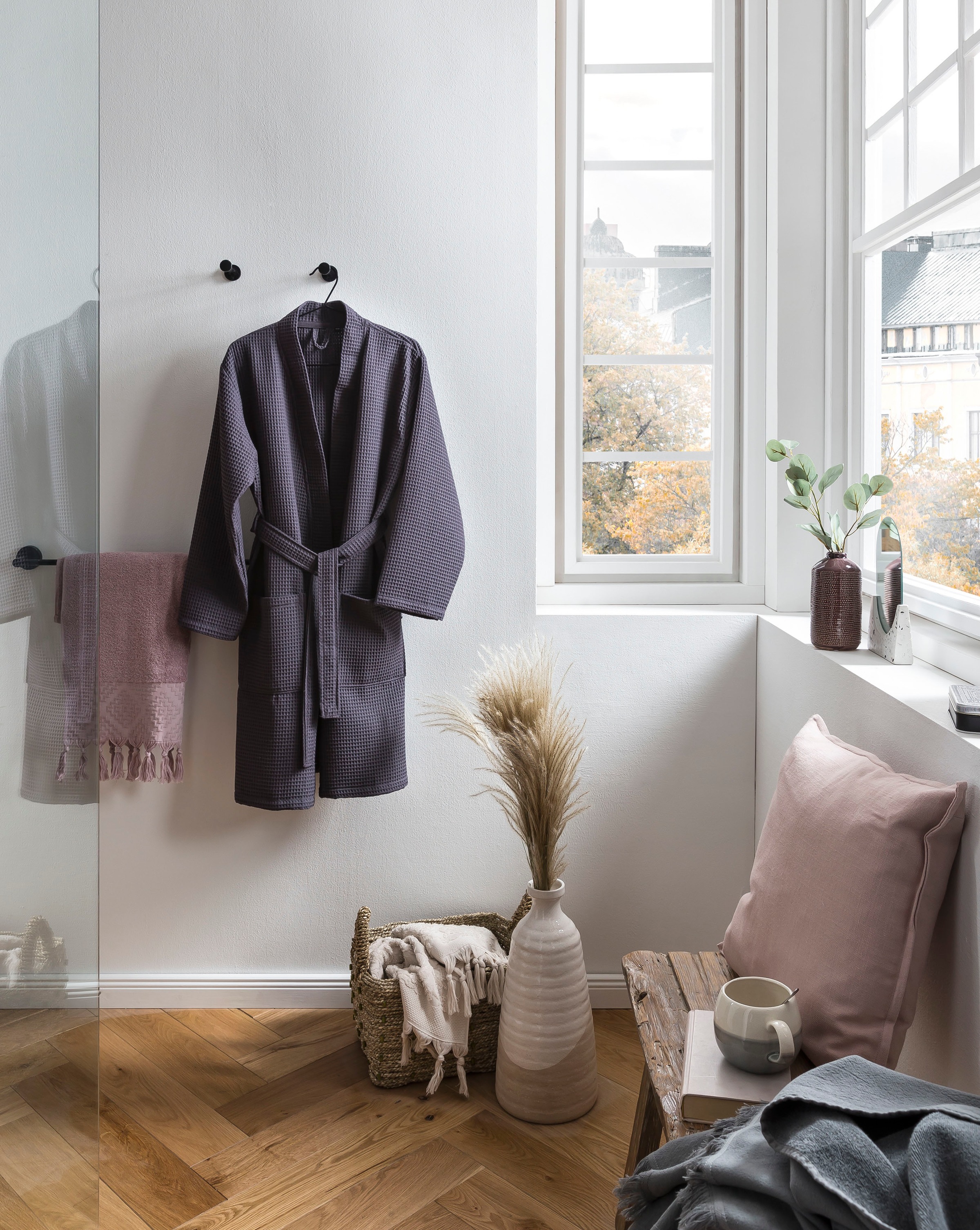done.® Damenbademantel »MySense, ideal für Sauna & Spa, Hotelbademantel, Morgenmantel«, Waffelpiqué-Struktur, mit Schalkragen und aufgesetzten Taschen