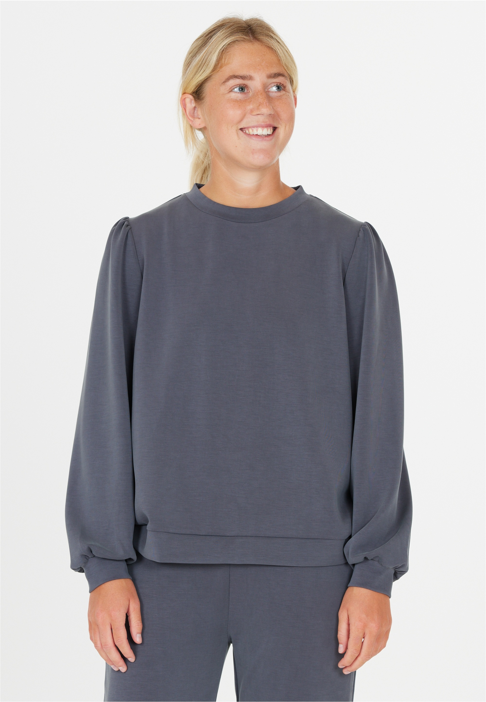 ATHLECIA Sweatshirt "Jillnana", aus weichem Stoff mit entspannter Passform