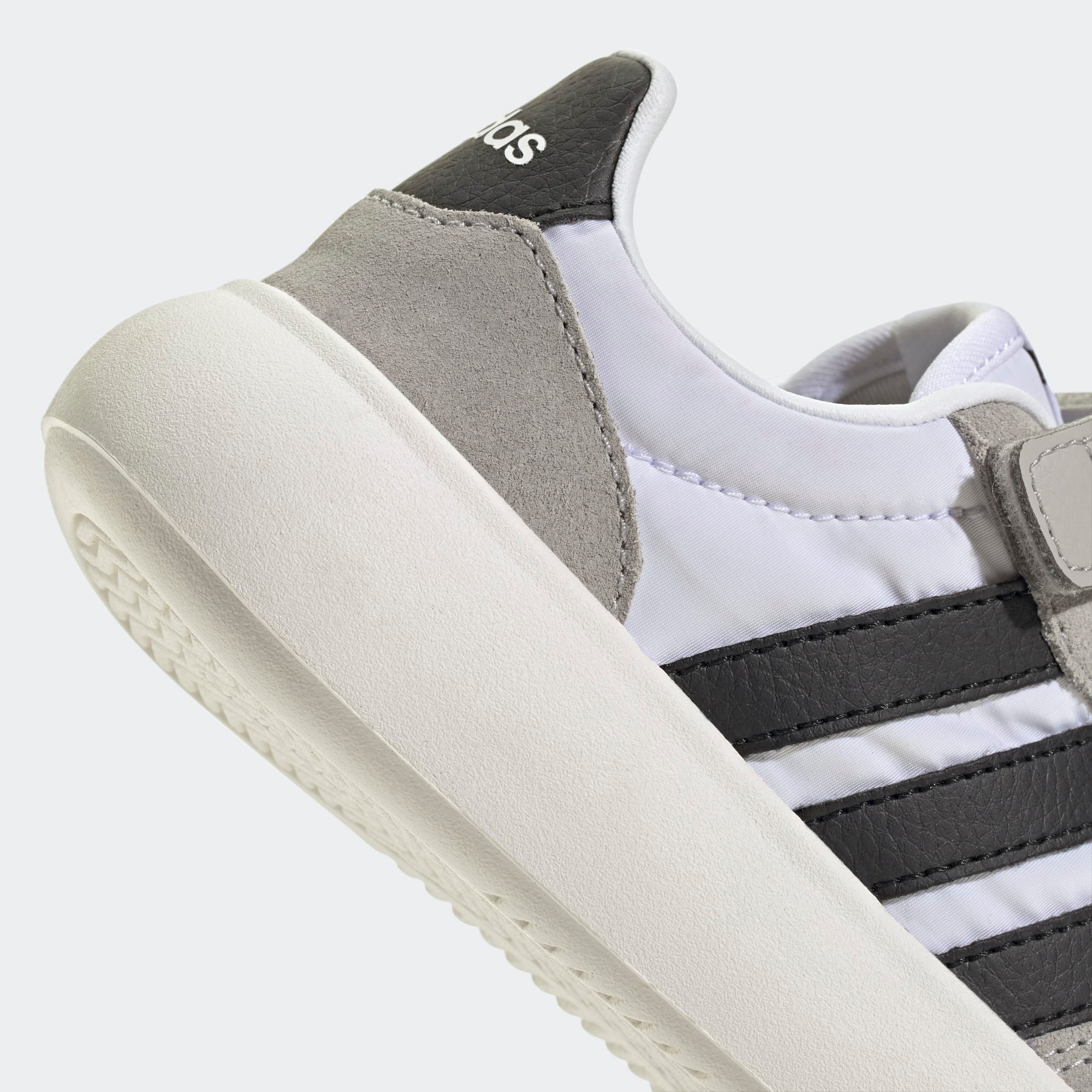 adidas Sportswear Sneaker »BARREDA DECODE KIDS«, Design auf den Spuren des adidas Handball Spezial