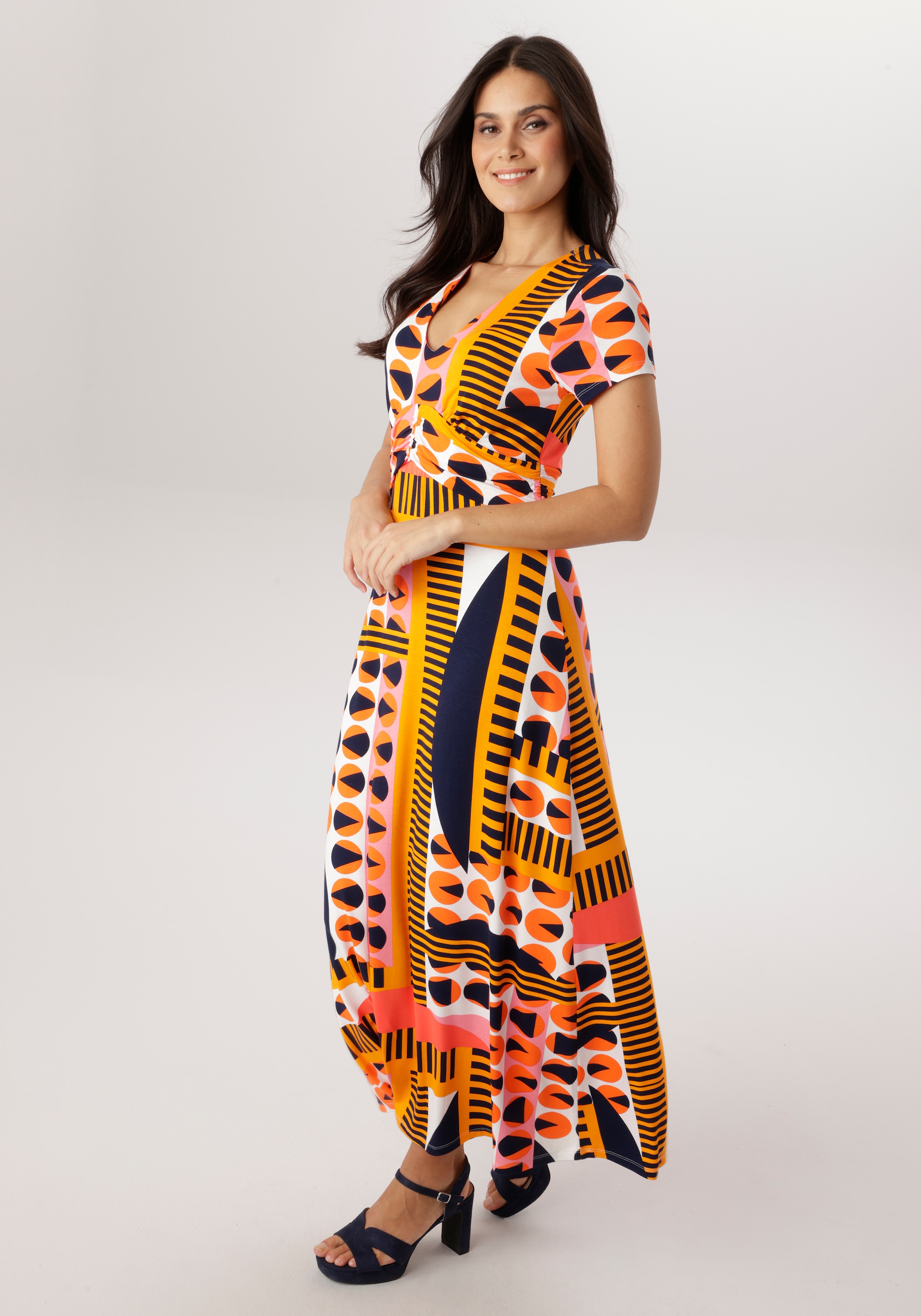 Aniston SELECTED Maxikleid in kräftigen Farbtönen und geometrischer Musteru günstig online kaufen