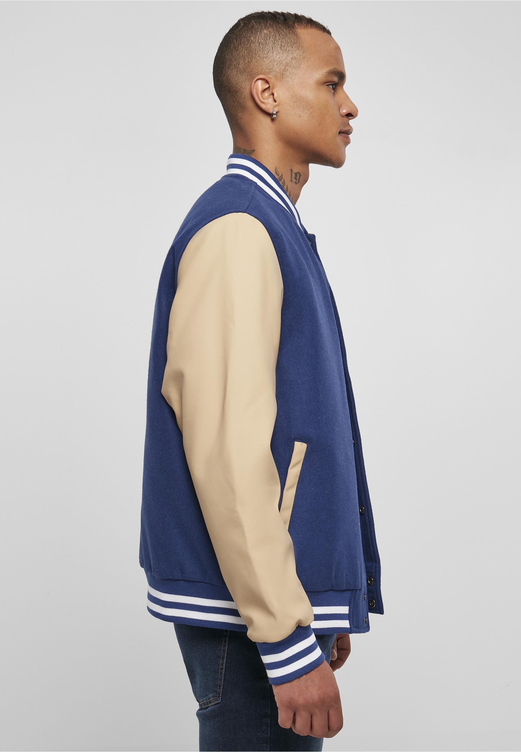 URBAN CLASSICS Allwetterjacke »Urban Classics Herren Big U College Jacket« 1 Stk. tlg. ohne Kapuze