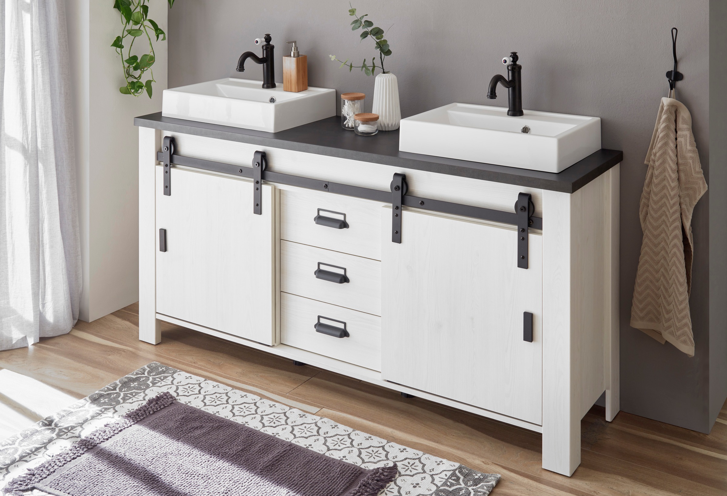 Home affaire Badmöbel-Set »SHERWOOD, Bad im modernen Design, 4-teiliges Badezimmer«, (4 St.), in 2 Farben verfügbar, Scheunentorbeschlag & Apothekergriff aus Metall