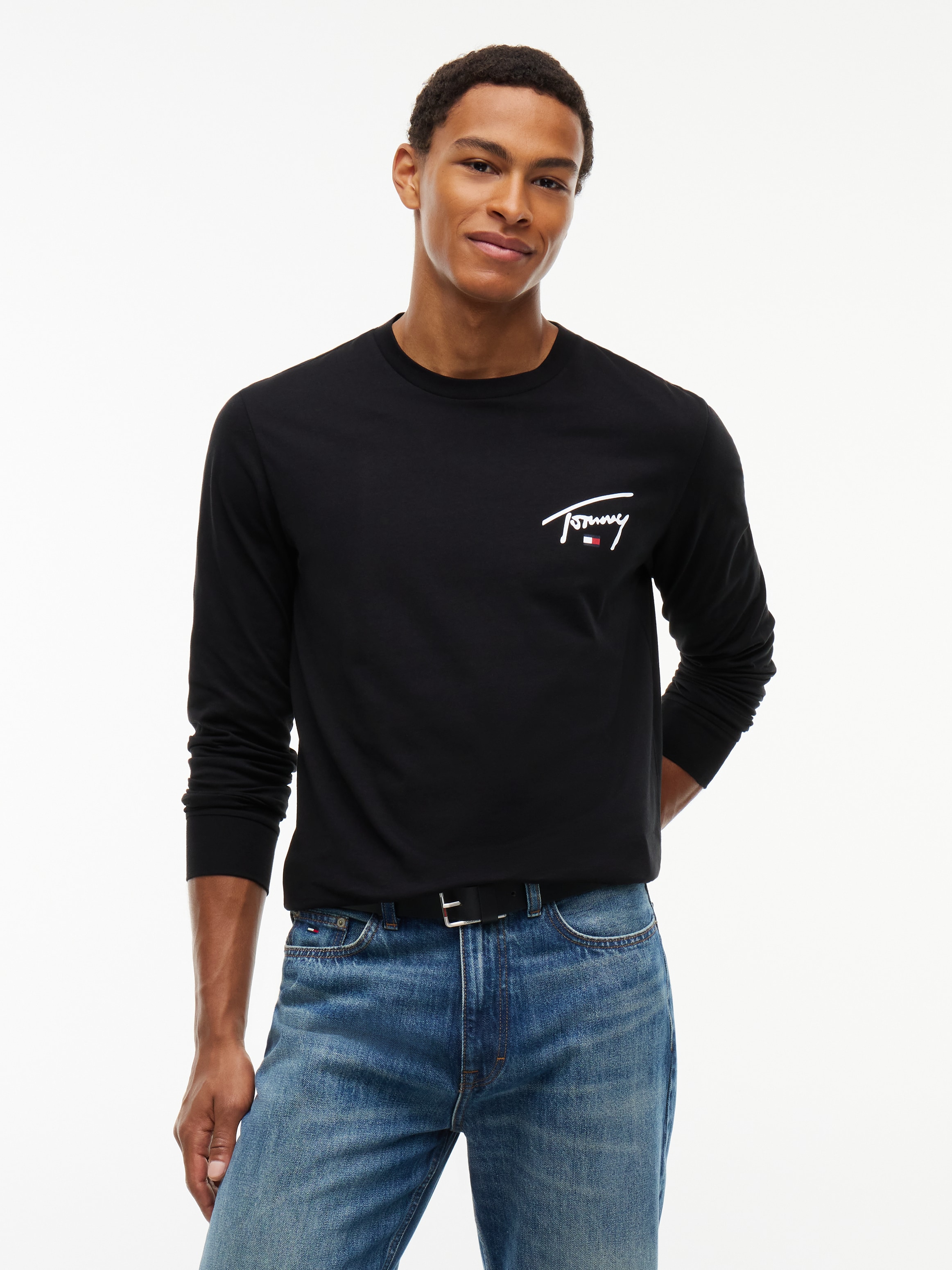 Tommy Jeans Langarmshirt »SLIM SIGNATURE CHEST TEE« Slim fit mit Rundhalsausschnitt