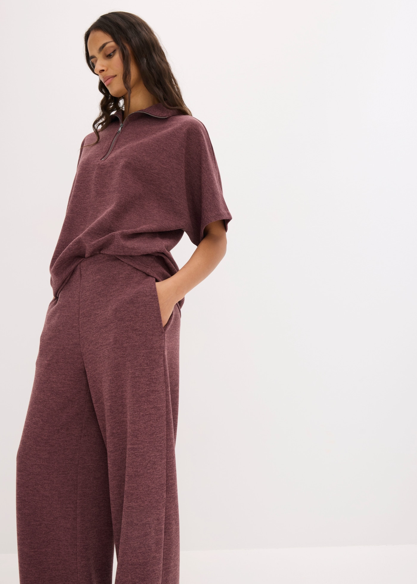 bonprix Stoffhose  mit elastischem Bund, Loose Fit, aus Polyester und Elasthan, casual