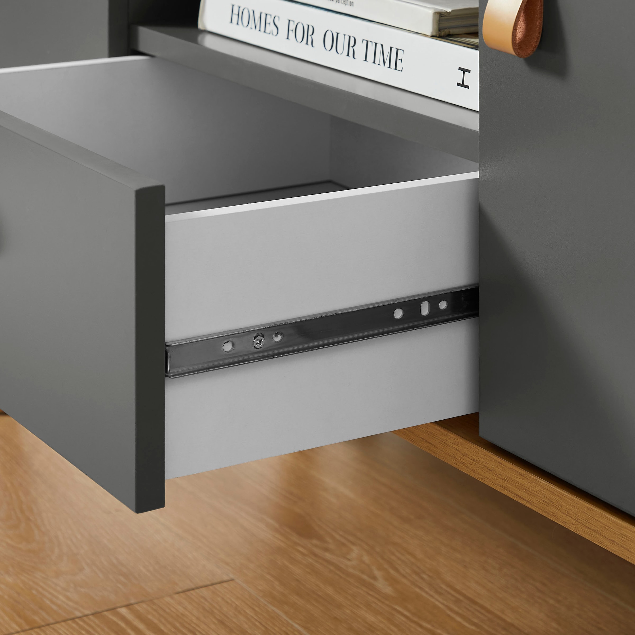 Leonique TV-Board »Avril«, Korpus aus Melamin & MDF, ABS-Kunststoff Kanten, Soft-Close-Funktion