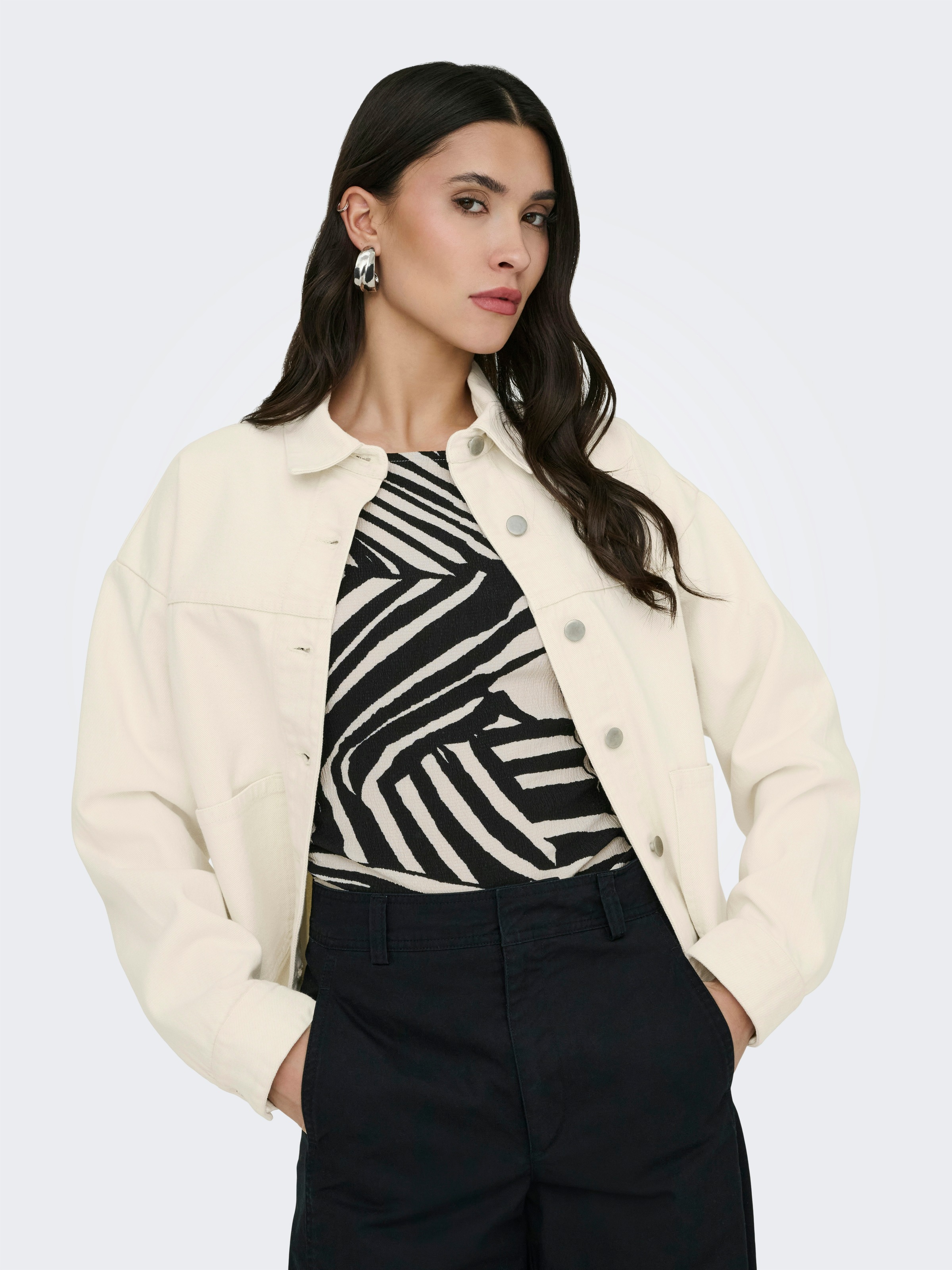 JDY Jeansjacke "JDYNOMA L/S SHACKET PNT DIA" Baumwolle, Denim Style günstig online kaufen