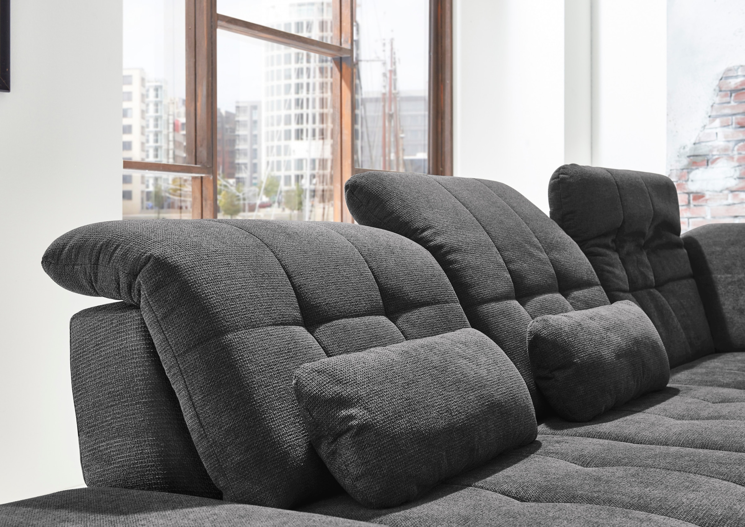 Die PlanBar Ecksofa »MP-IN17004 L-Form«, wahlweise mit Bettfunktion, Sitztiefen- und Kopfteilverstellung