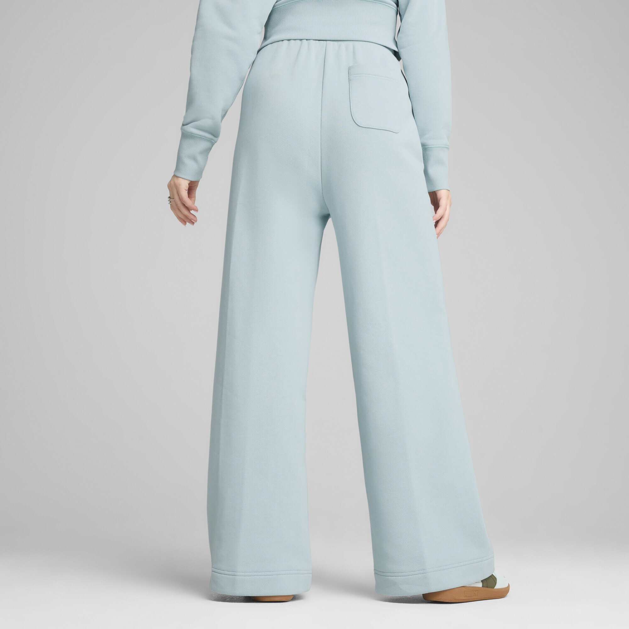 PUMA Sporthose »CLASSICS Relaxed Fit Jogginghose Damen«