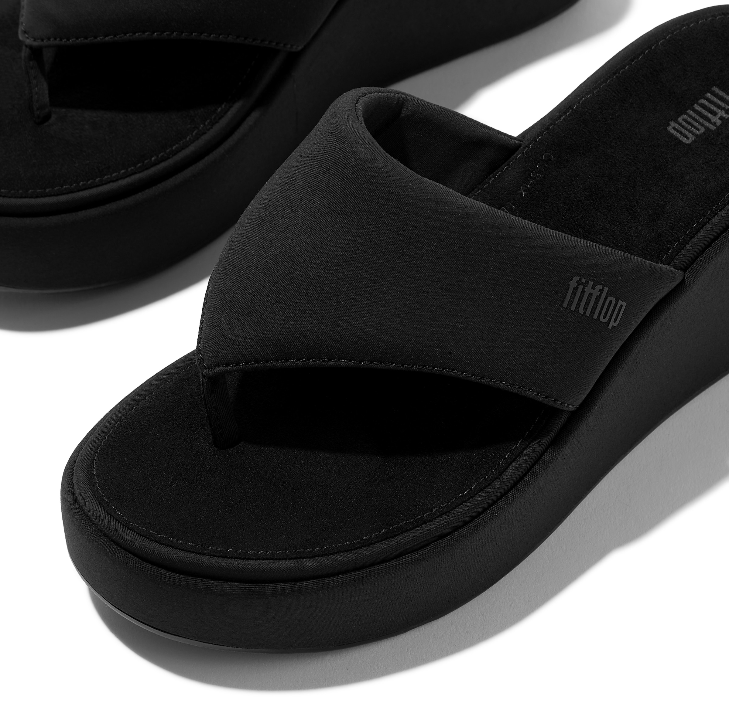 Fitflop Zehentrenner »PLATFFORMS WEDGE«, Keilsandale, Plateauschuh mit gepaddeter Bandage