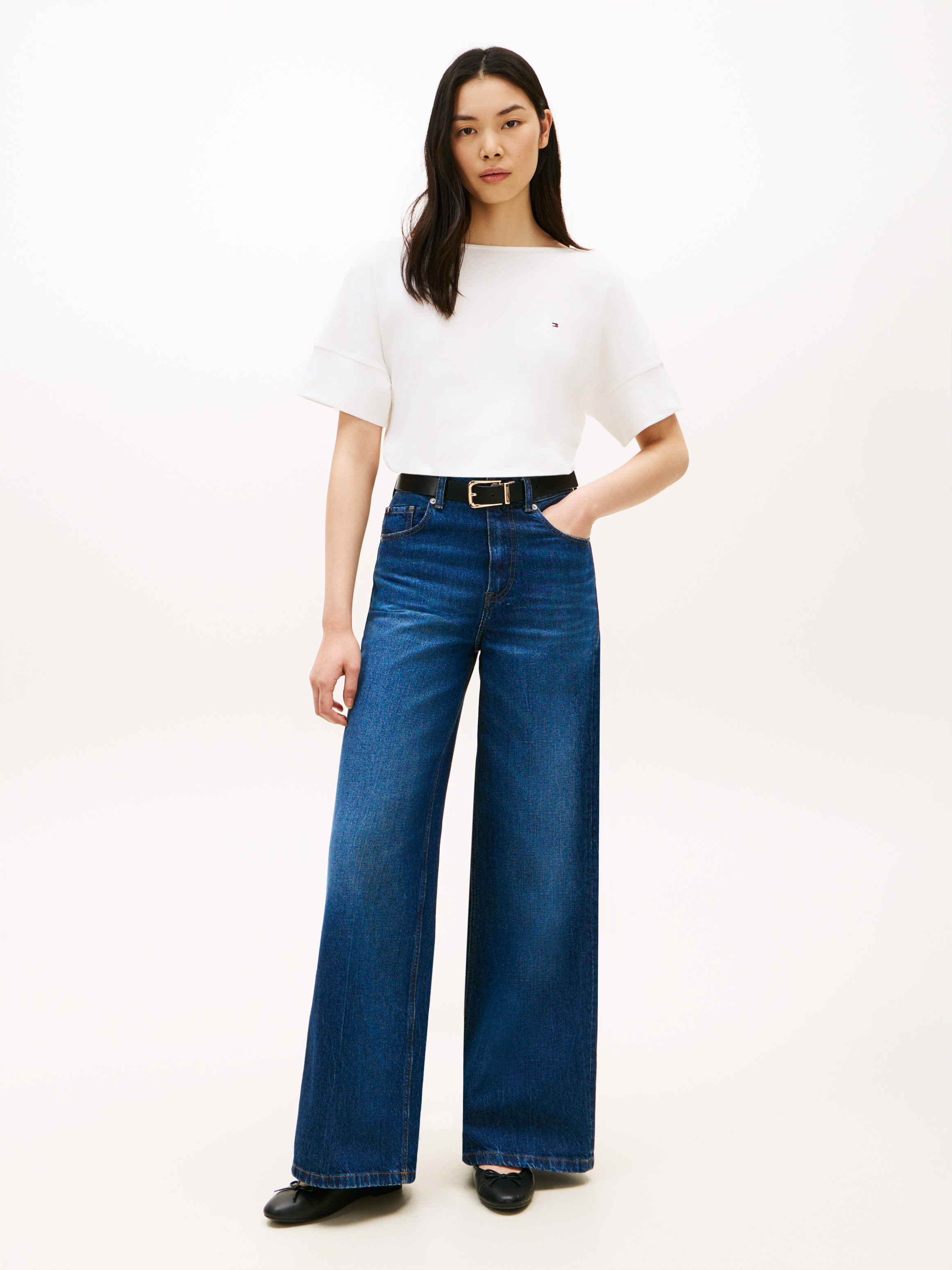 Thumbnail - Tommy Hilfiger Kurzarmshirt "MDRN CODY SS SLV C-NK TEE" mit dezenter Logo-Stickerei, Relaxed Fit