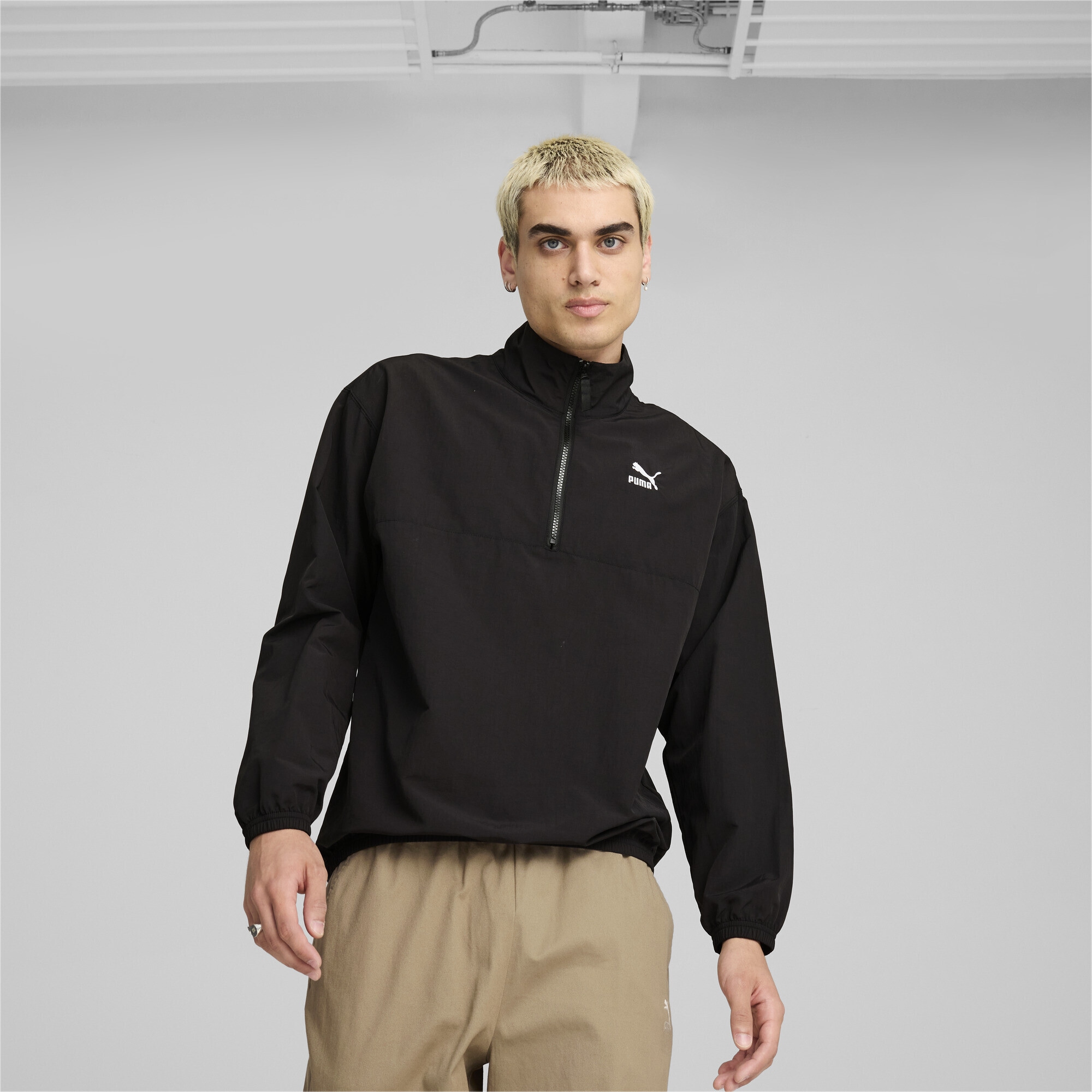 PUMA Sweatshirt »CLASSICS Relaxed Gewebtes Oberteil mit Rundhalsausschnitt Herren«