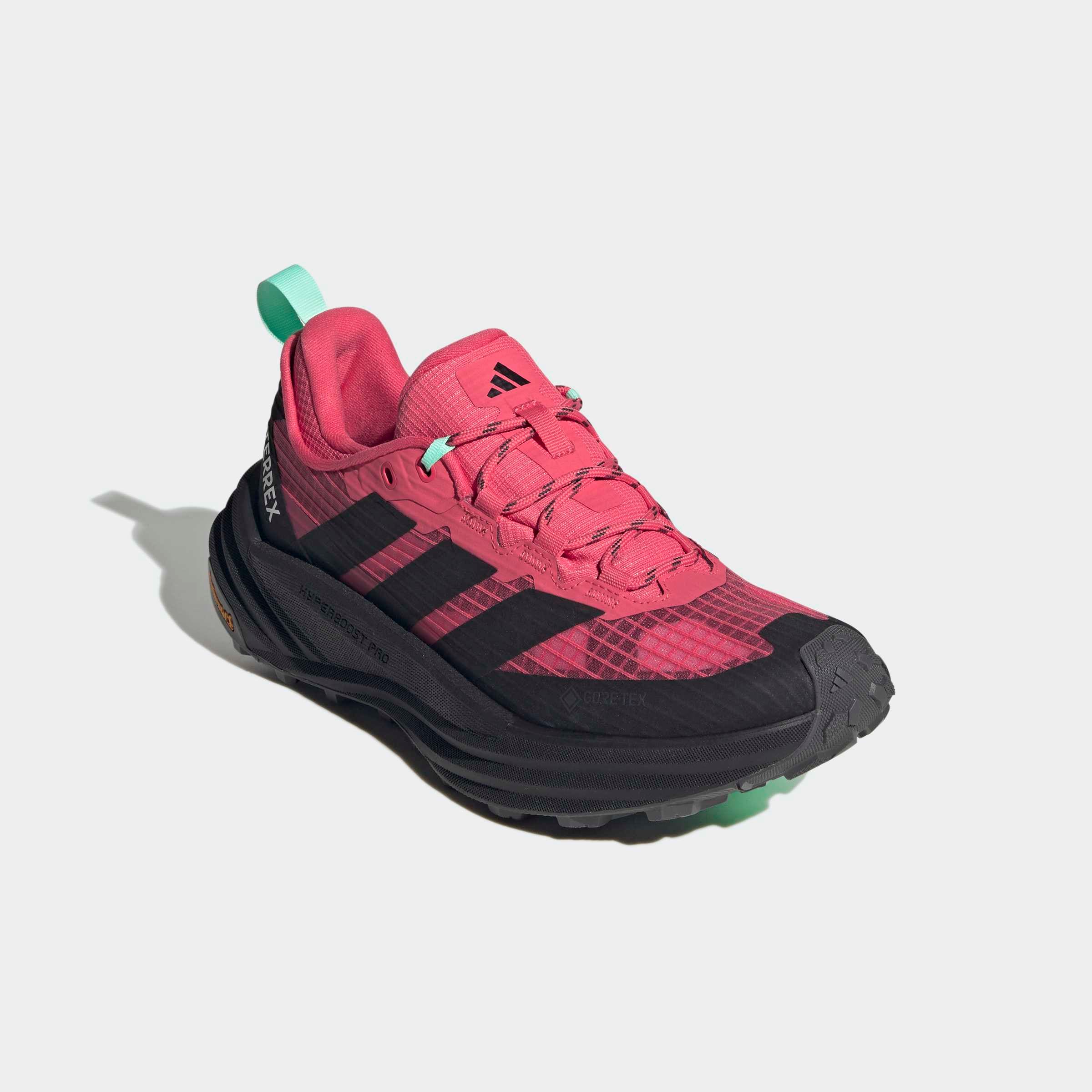 adidas TERREX Wanderschuh "FREEHIKER 3 LOW GORE-TEX" wasserdicht dank Gore-Tex Membrane