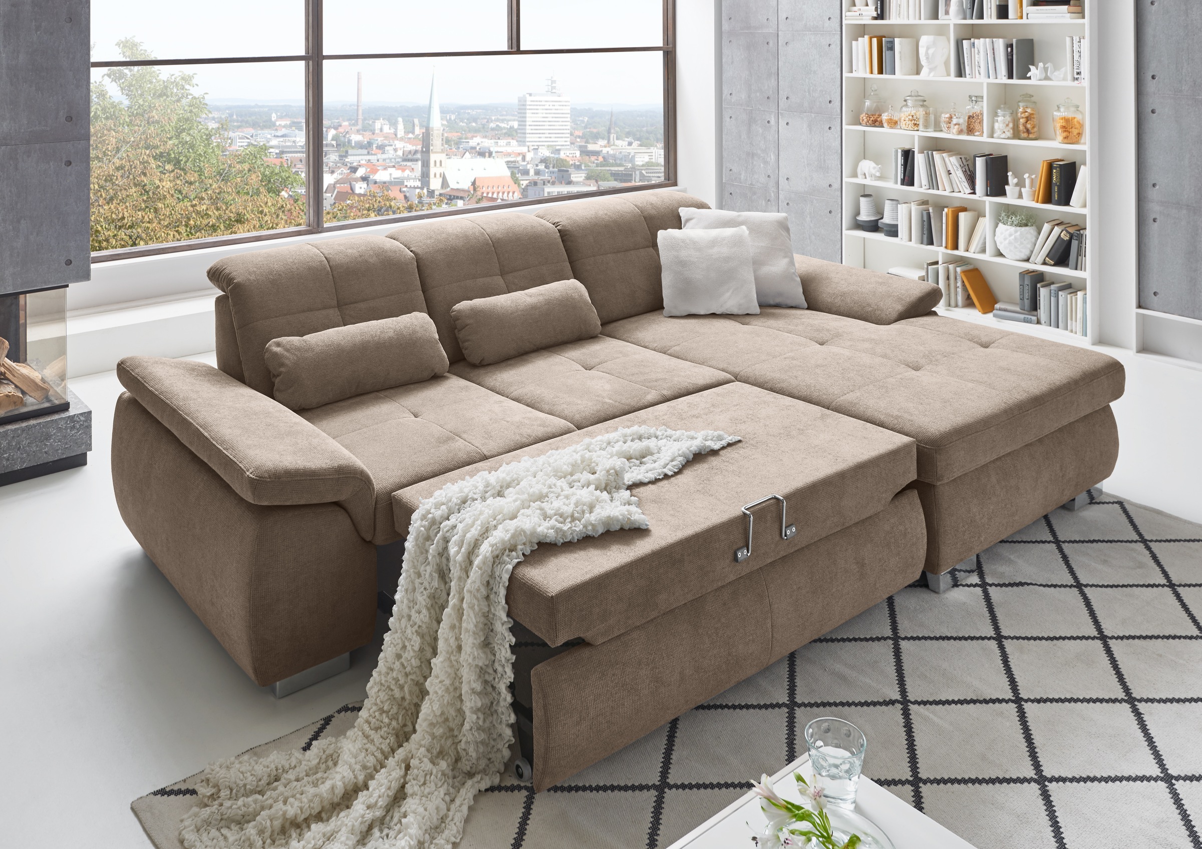Die PlanBar Ecksofa »MP-IN16037 L-Form mit Kaltschaum-Polsterung«, mit Sitztiefenverstellung & Zierkissen
