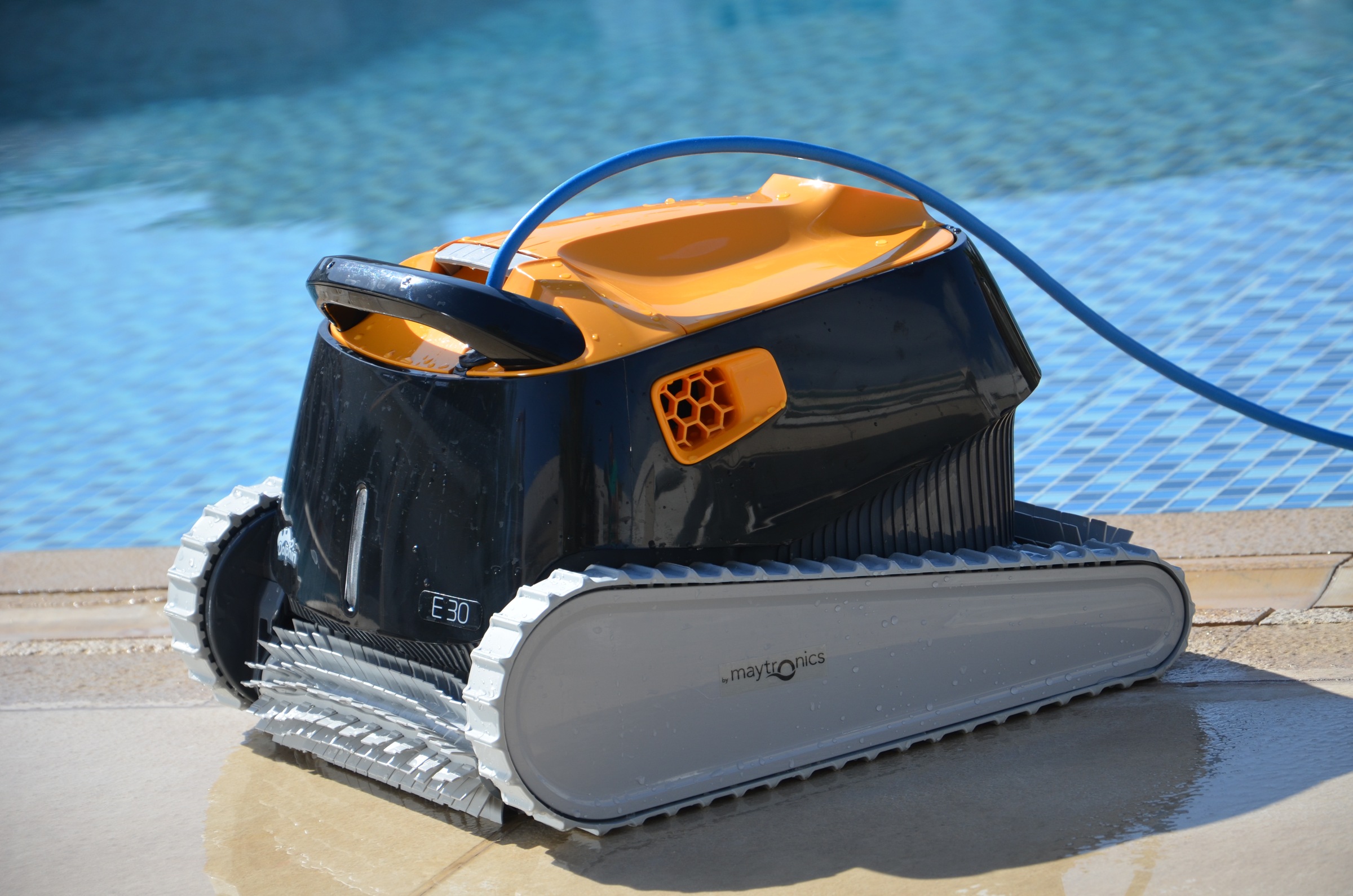 maytronics Poolroboter »Dolphin E30«, (Set), für Boden-/ Wand-/ Wasserlinienreinigung