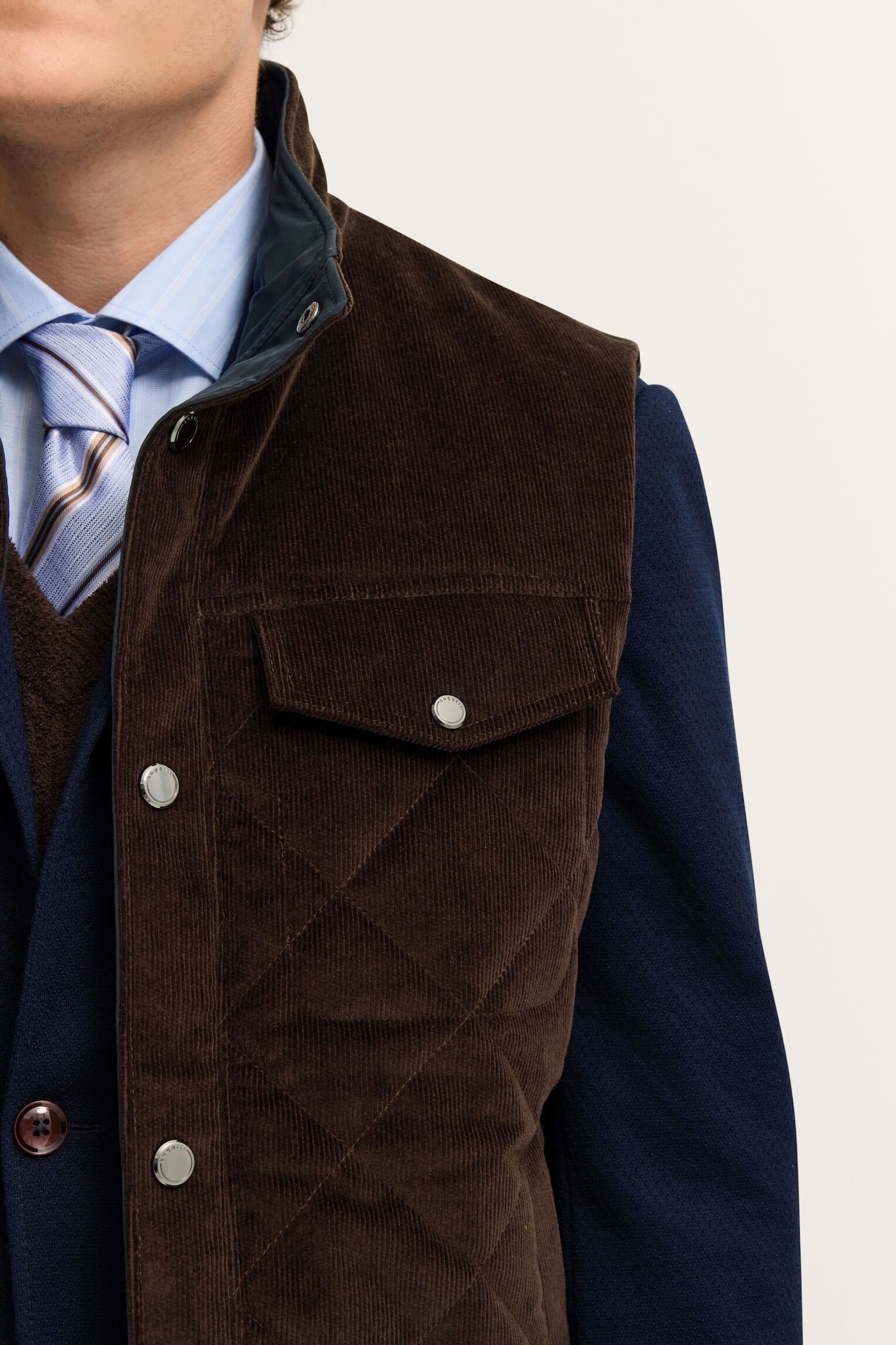 bugatti Cordweste »Regular Fit« mit Stehkragen und Druckknöpfen