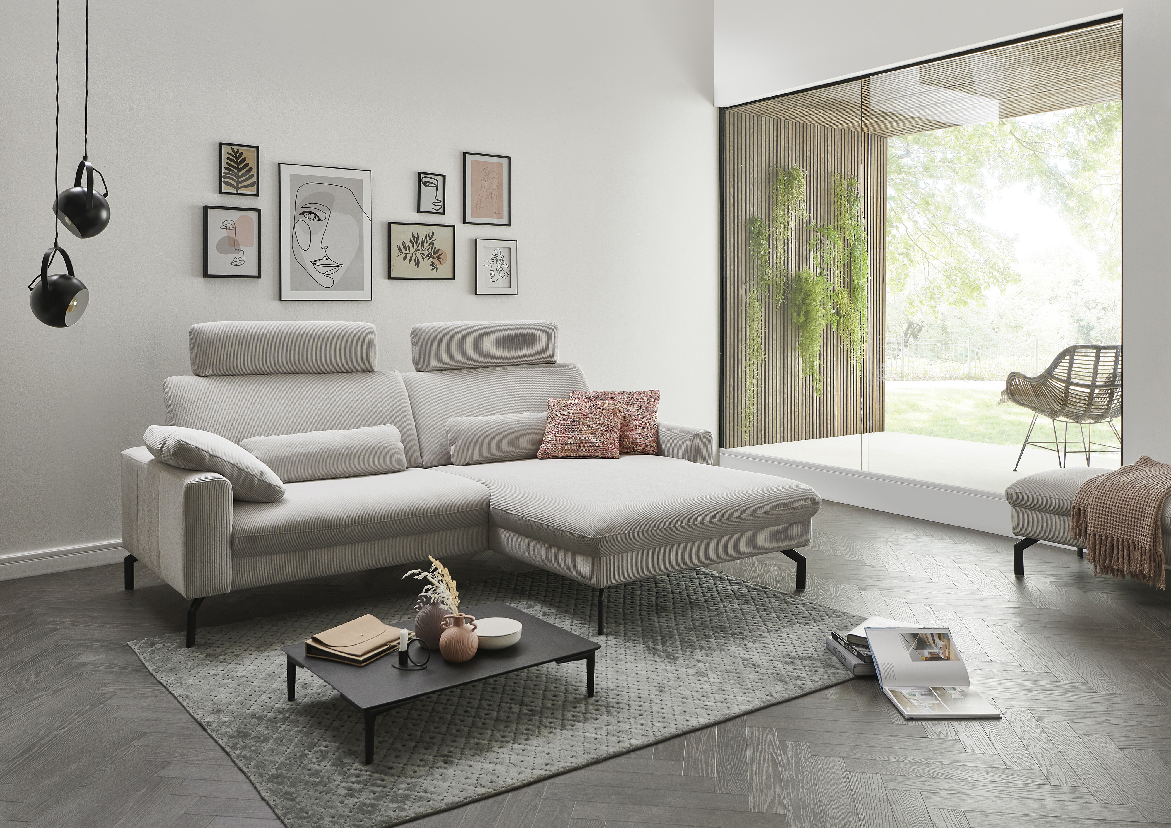 Die PlanBar Ecksofa "ZE-EM20028 L-Form, Breite 248 cm" wahlweise mit Kopfstützen und Sitztiefenverstellung